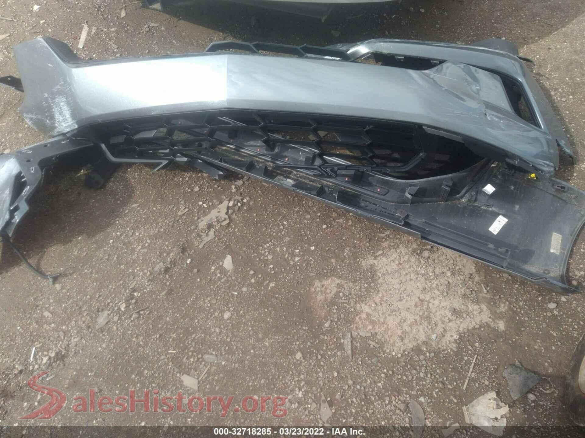 2019 CHEVROLET CAMARO VIN 1G1FB1RX0K0129152, damage close-up