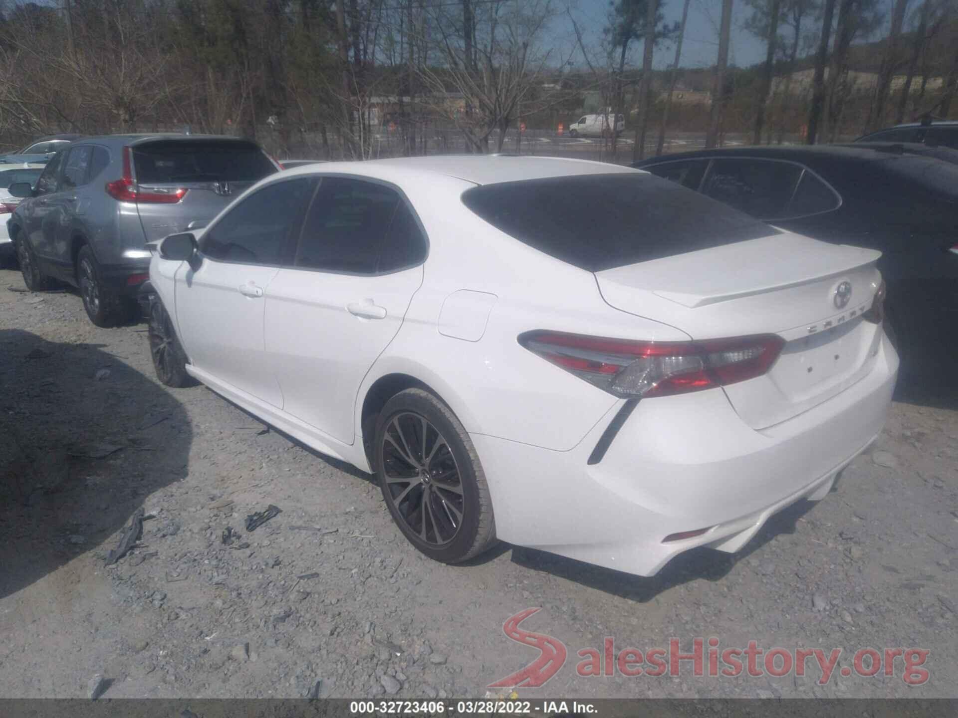 4T1B11HK9JU611782 2018 TOYOTA CAMRY