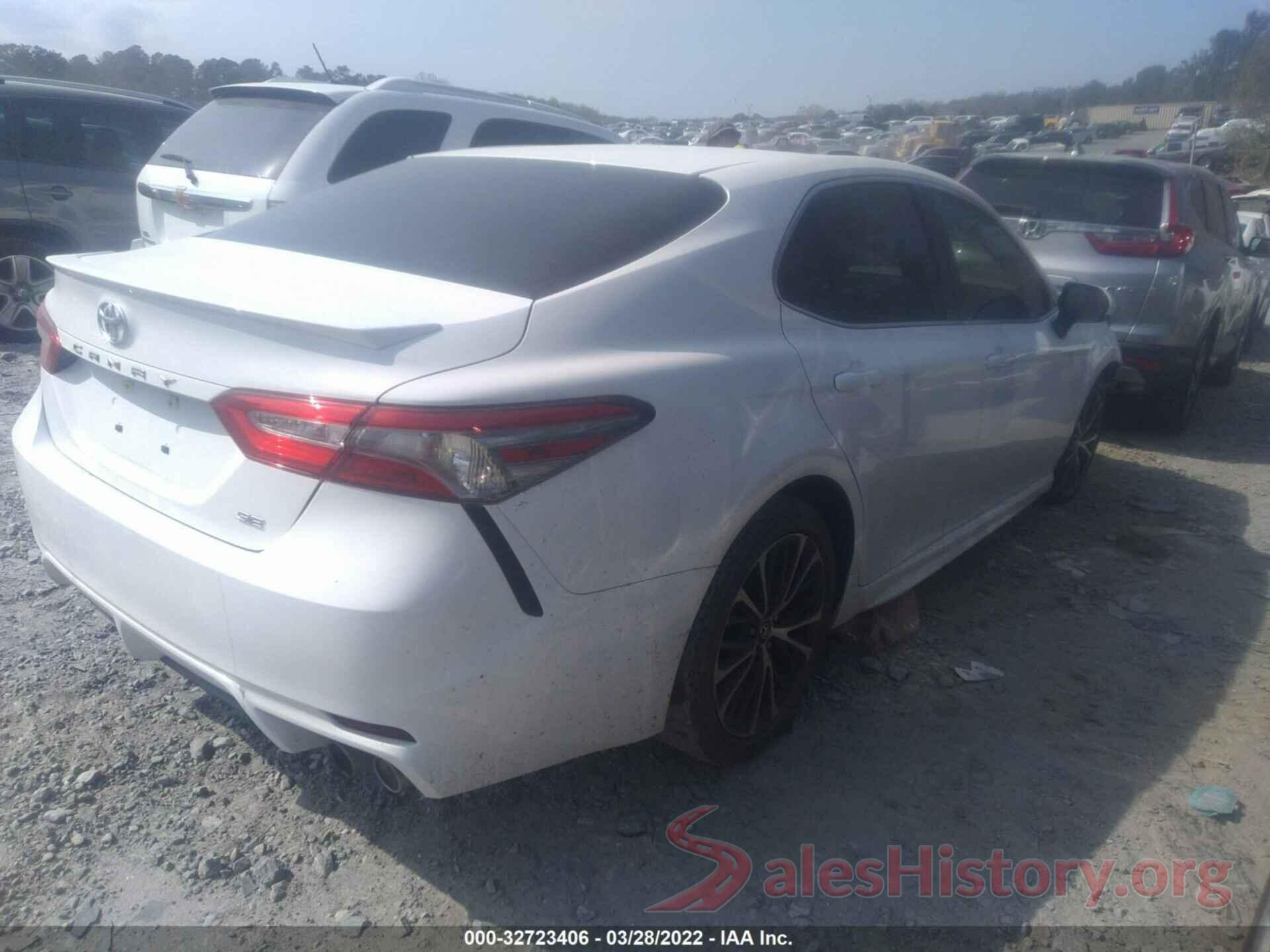 4T1B11HK9JU611782 2018 TOYOTA CAMRY