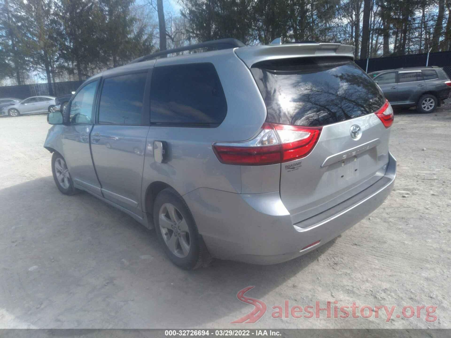 5TDKZ3DC7JS951945 2018 TOYOTA SIENNA