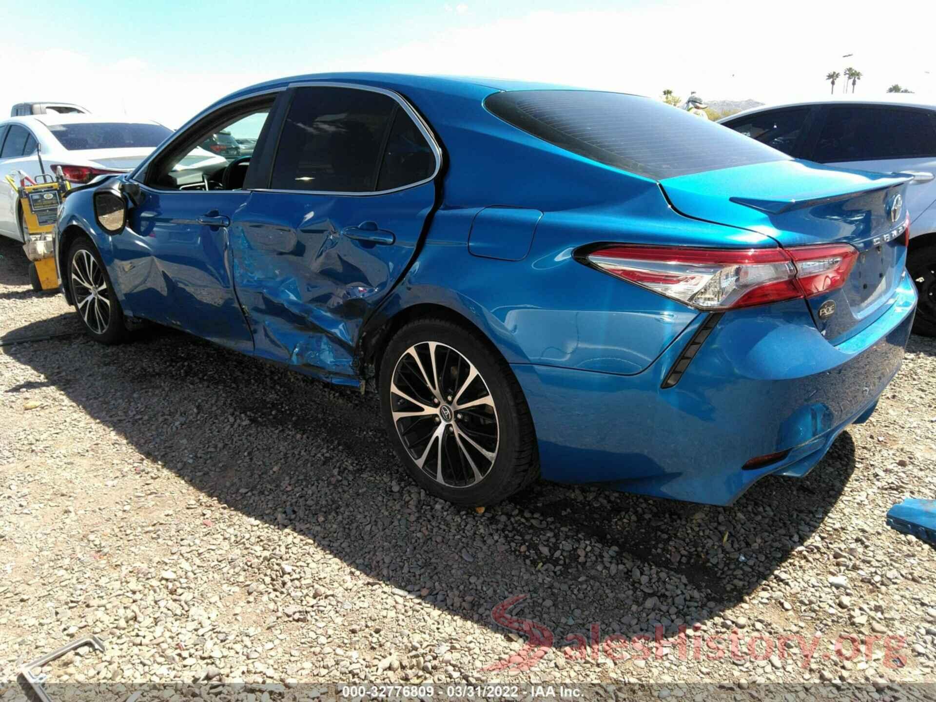 4T1B11HK5JU157093 2018 TOYOTA CAMRY