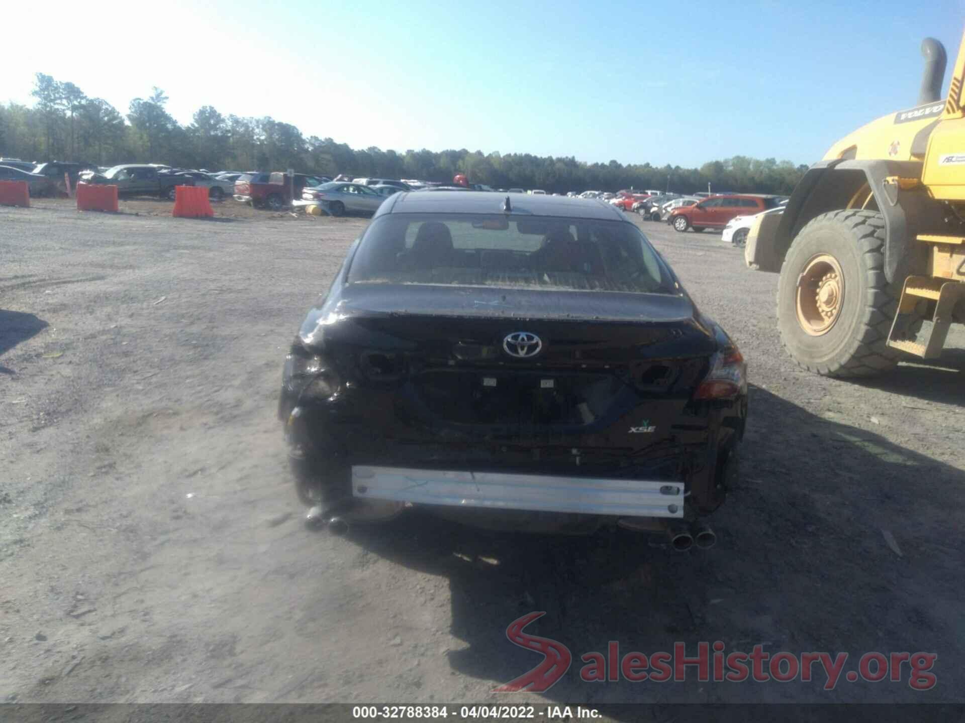 4T1KZ1AK5NU061568 2022 TOYOTA CAMRY