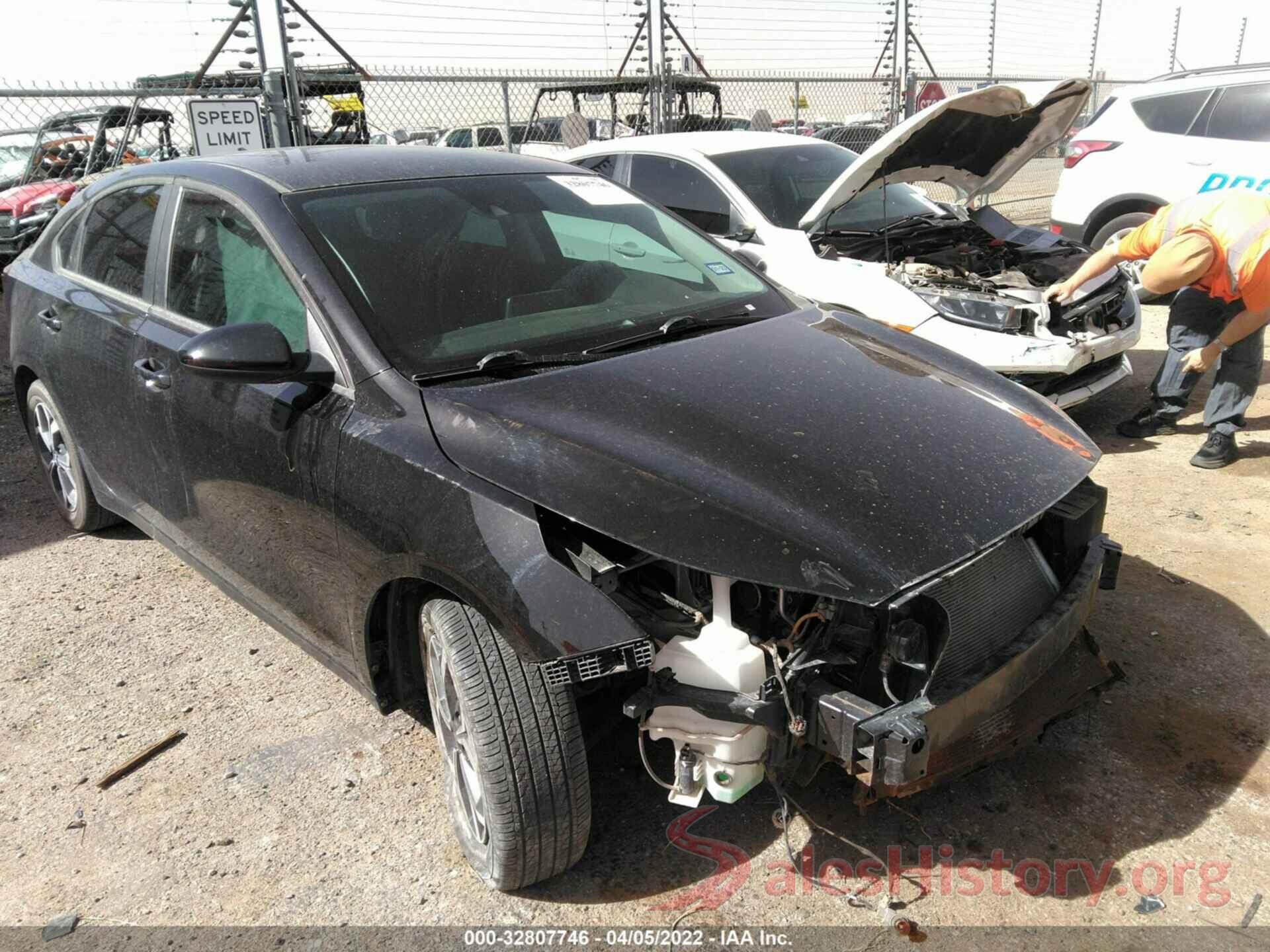 3KPF24AD4KE008965 2019 KIA FORTE