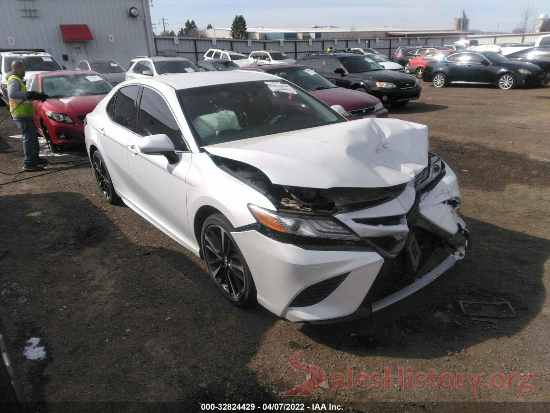 4T1B61HK1JU154242 2018 TOYOTA CAMRY