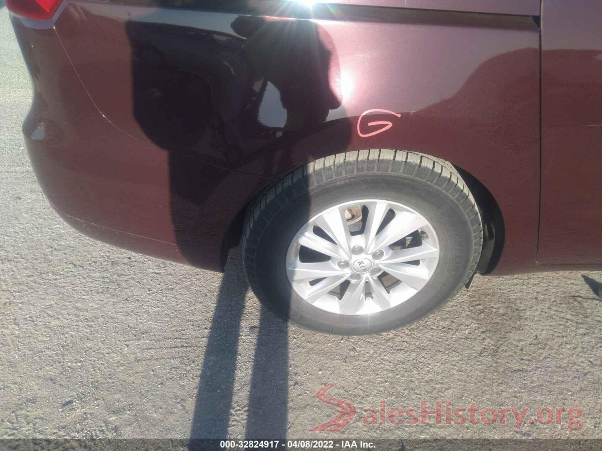 KNDMB5C1XH6284646 2017 KIA SEDONA