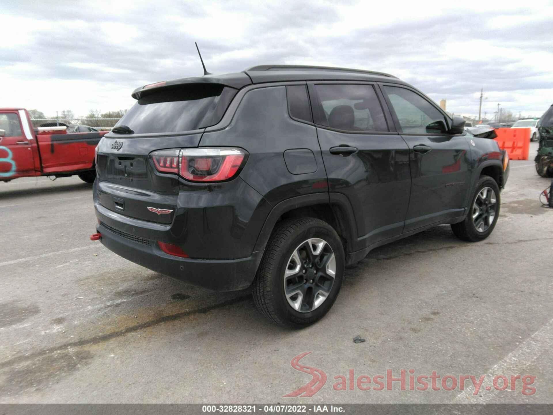 3C4NJDDB3JT135838 2018 JEEP COMPASS