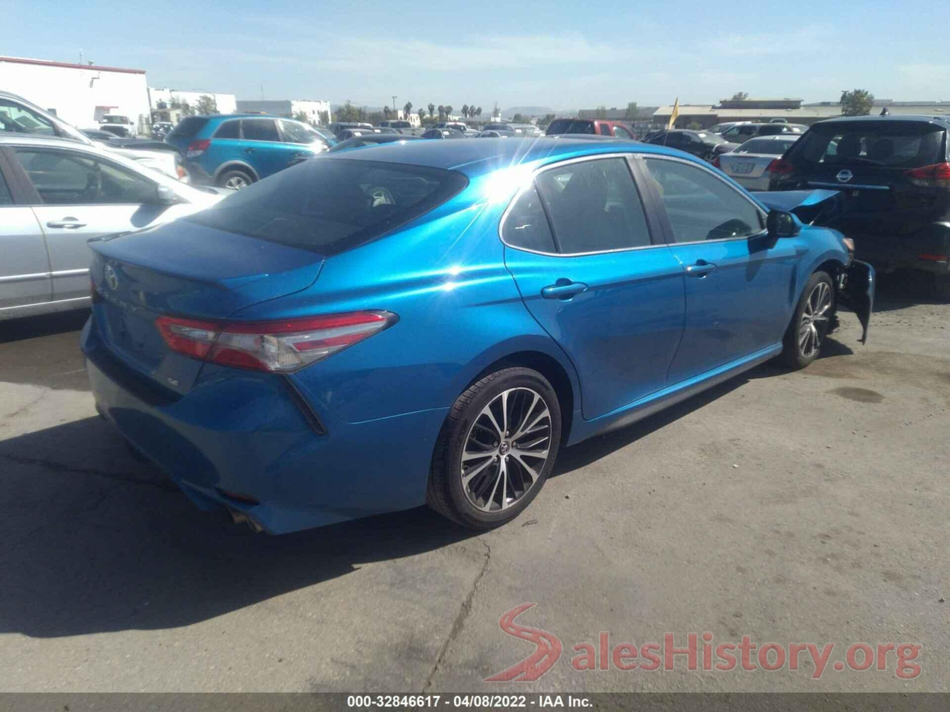 4T1B11HK2JU142096 2018 TOYOTA CAMRY