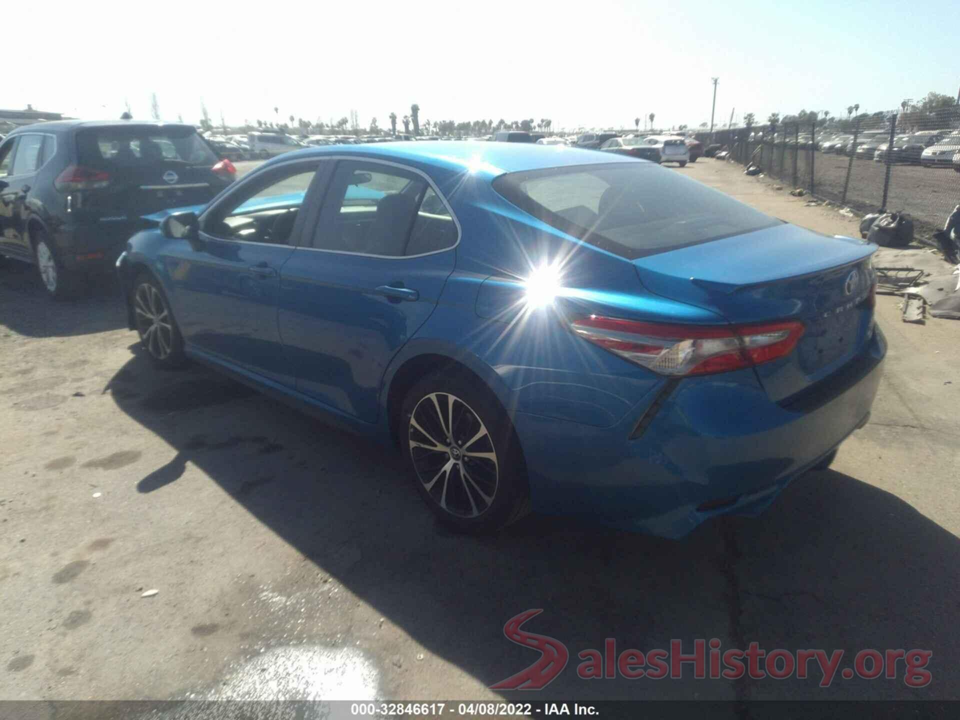 4T1B11HK2JU142096 2018 TOYOTA CAMRY