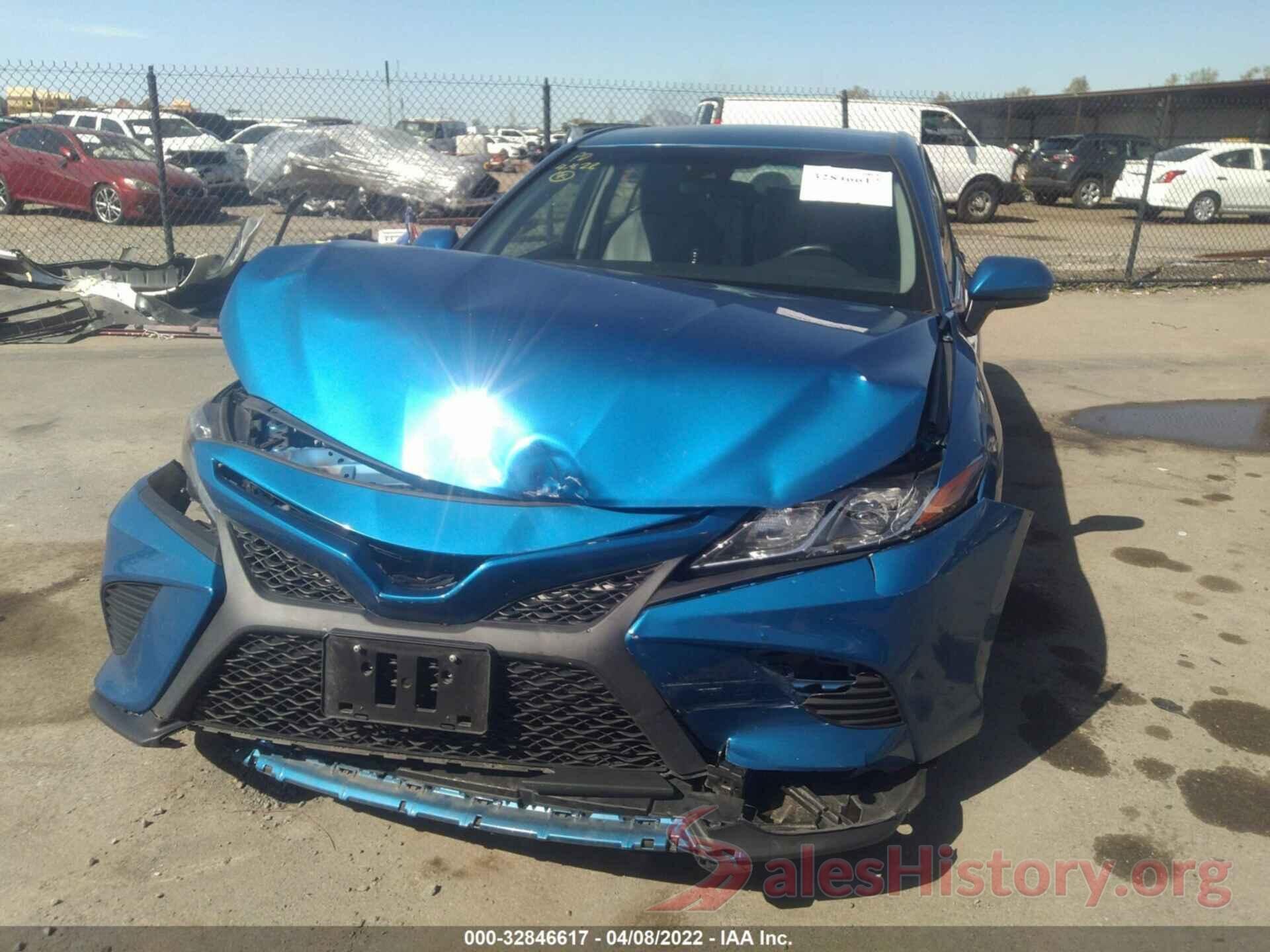 4T1B11HK2JU142096 2018 TOYOTA CAMRY