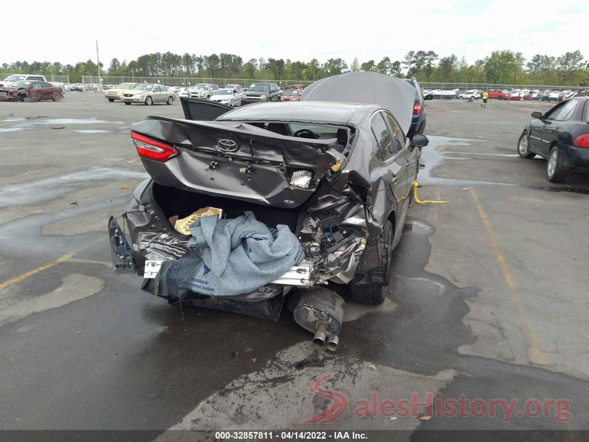 4T1B11HK4JU617554 2018 TOYOTA CAMRY