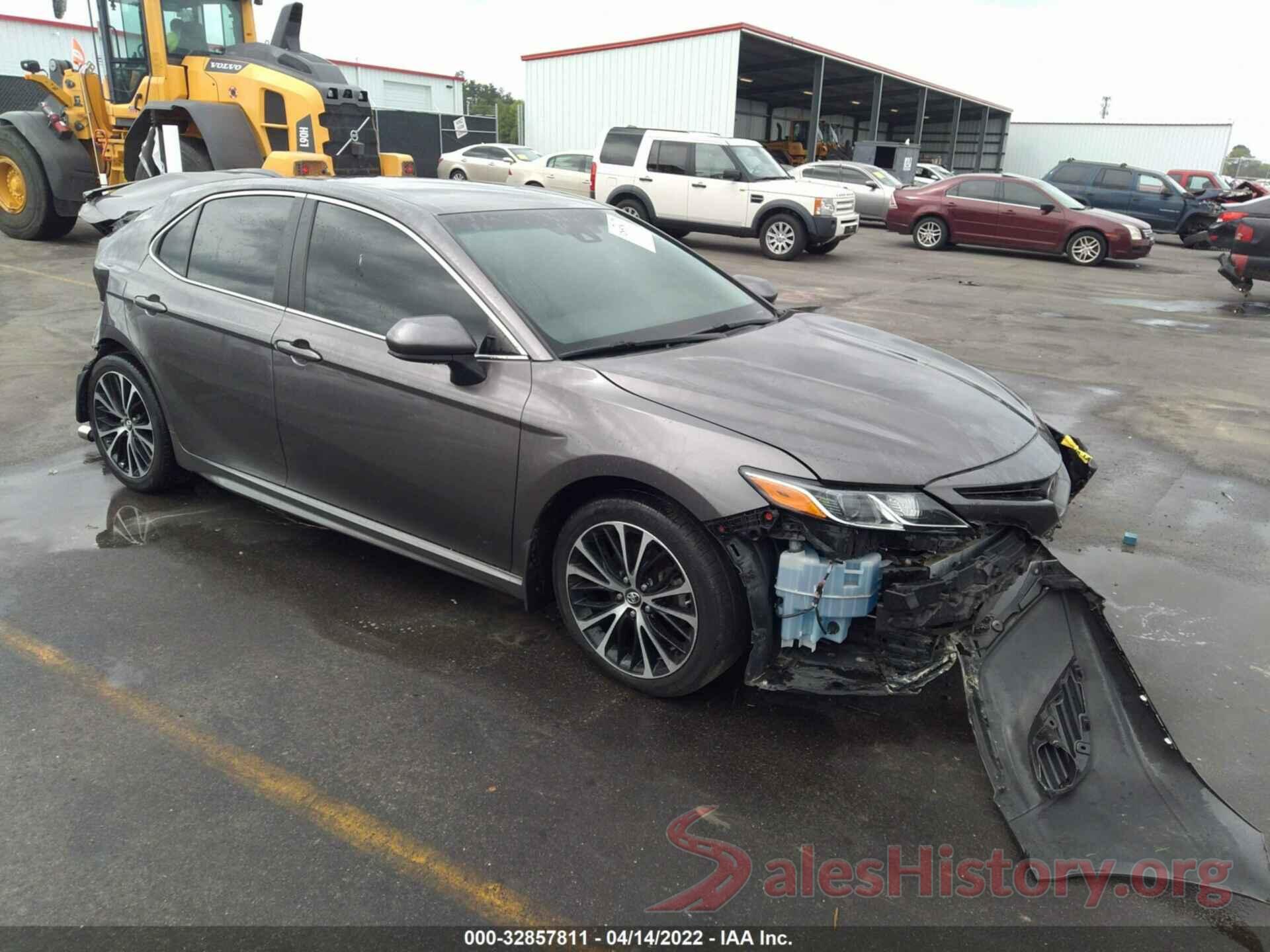 4T1B11HK4JU617554 2018 TOYOTA CAMRY