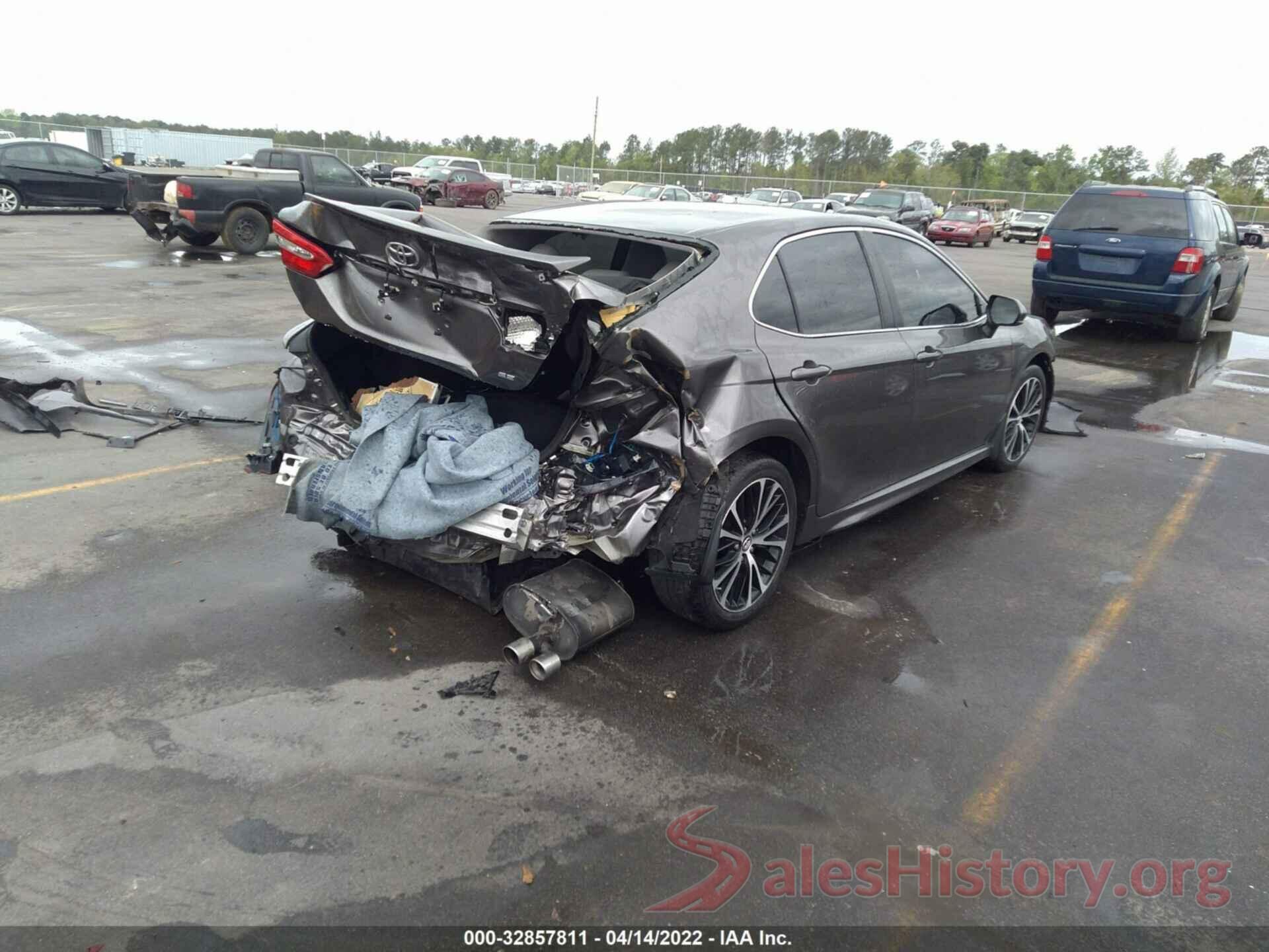 4T1B11HK4JU617554 2018 TOYOTA CAMRY