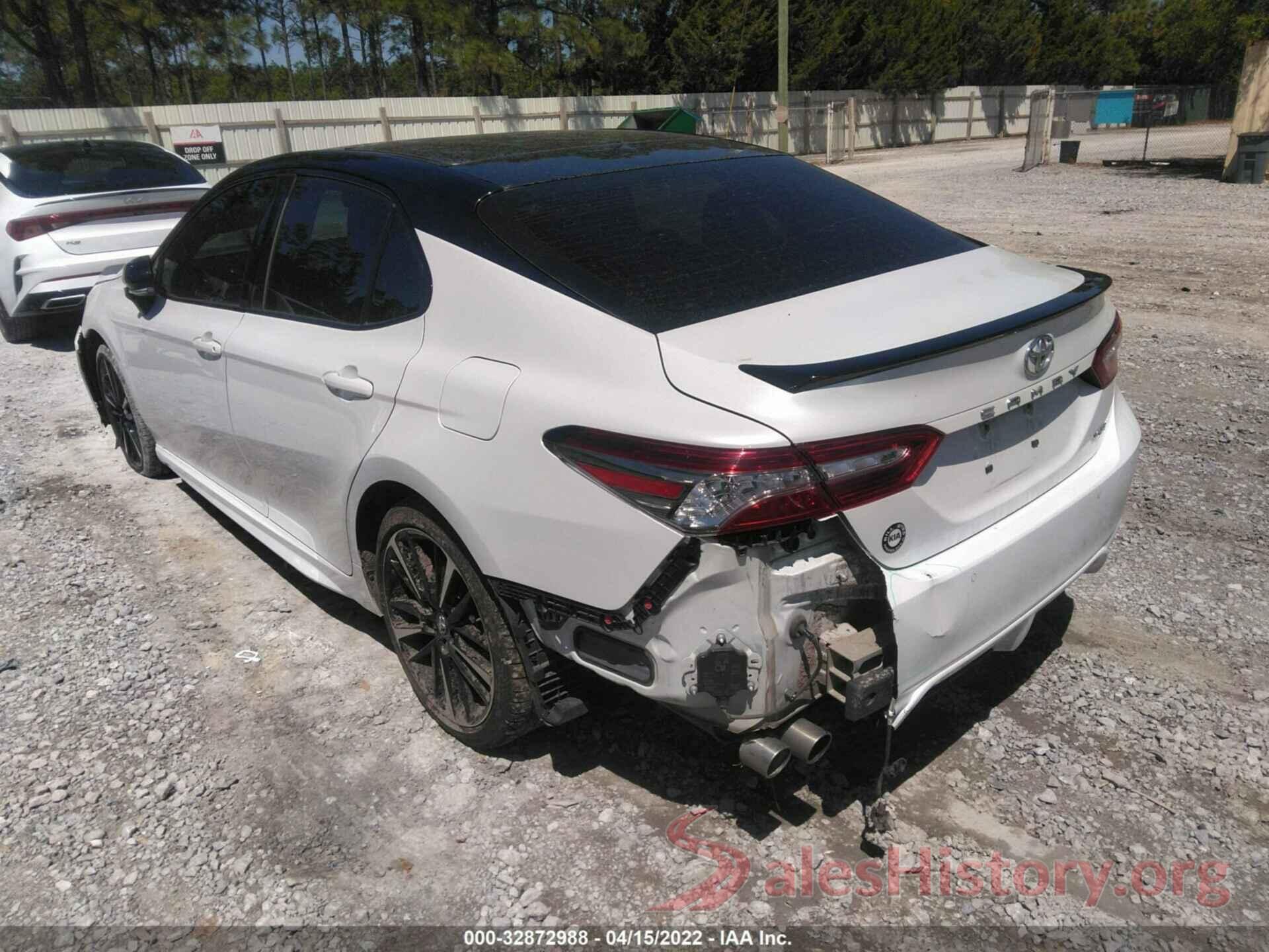 4T1B61HK3JU033132 2018 TOYOTA CAMRY