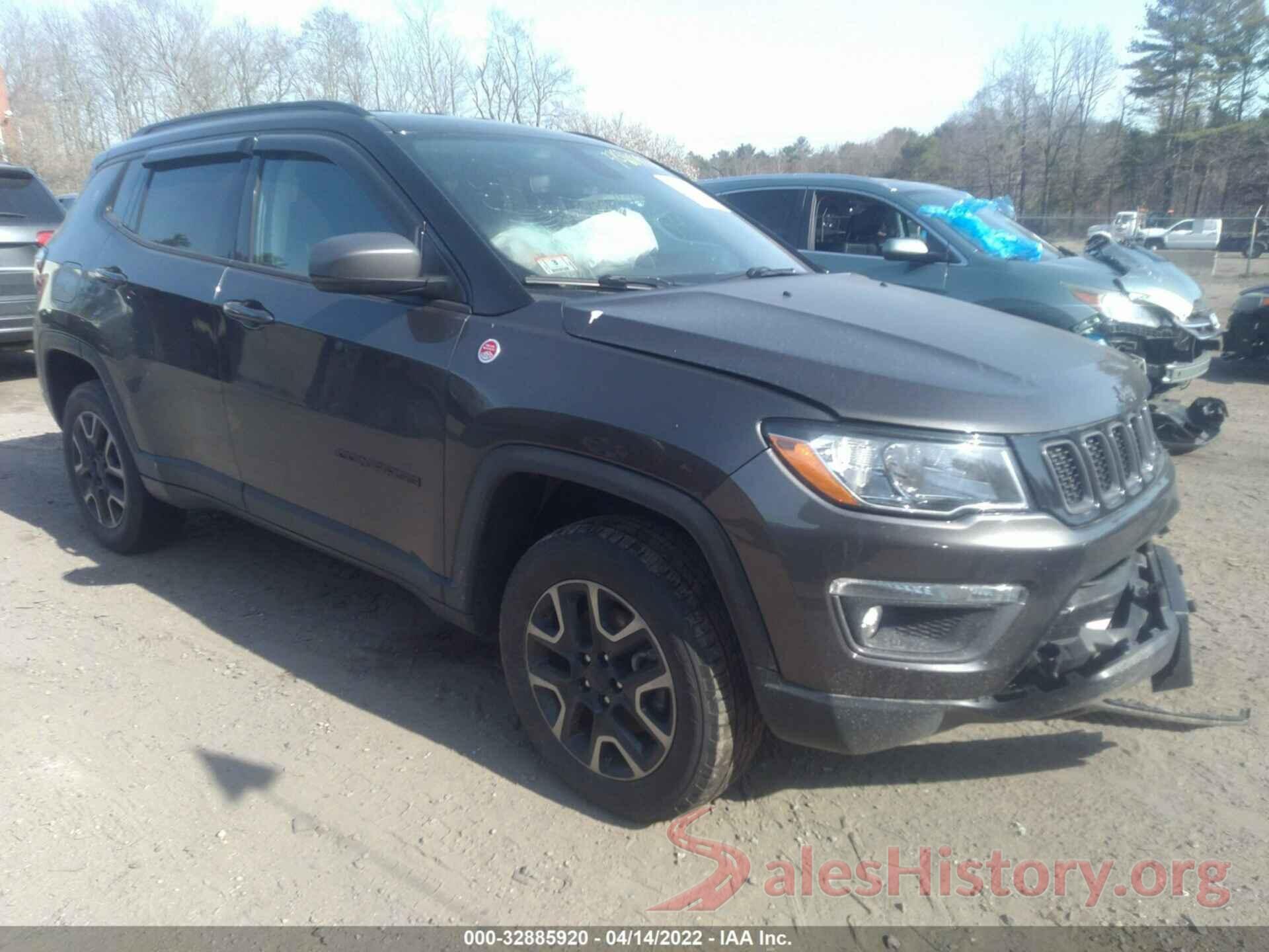 3C4NJDDB1KT627639 2019 JEEP COMPASS