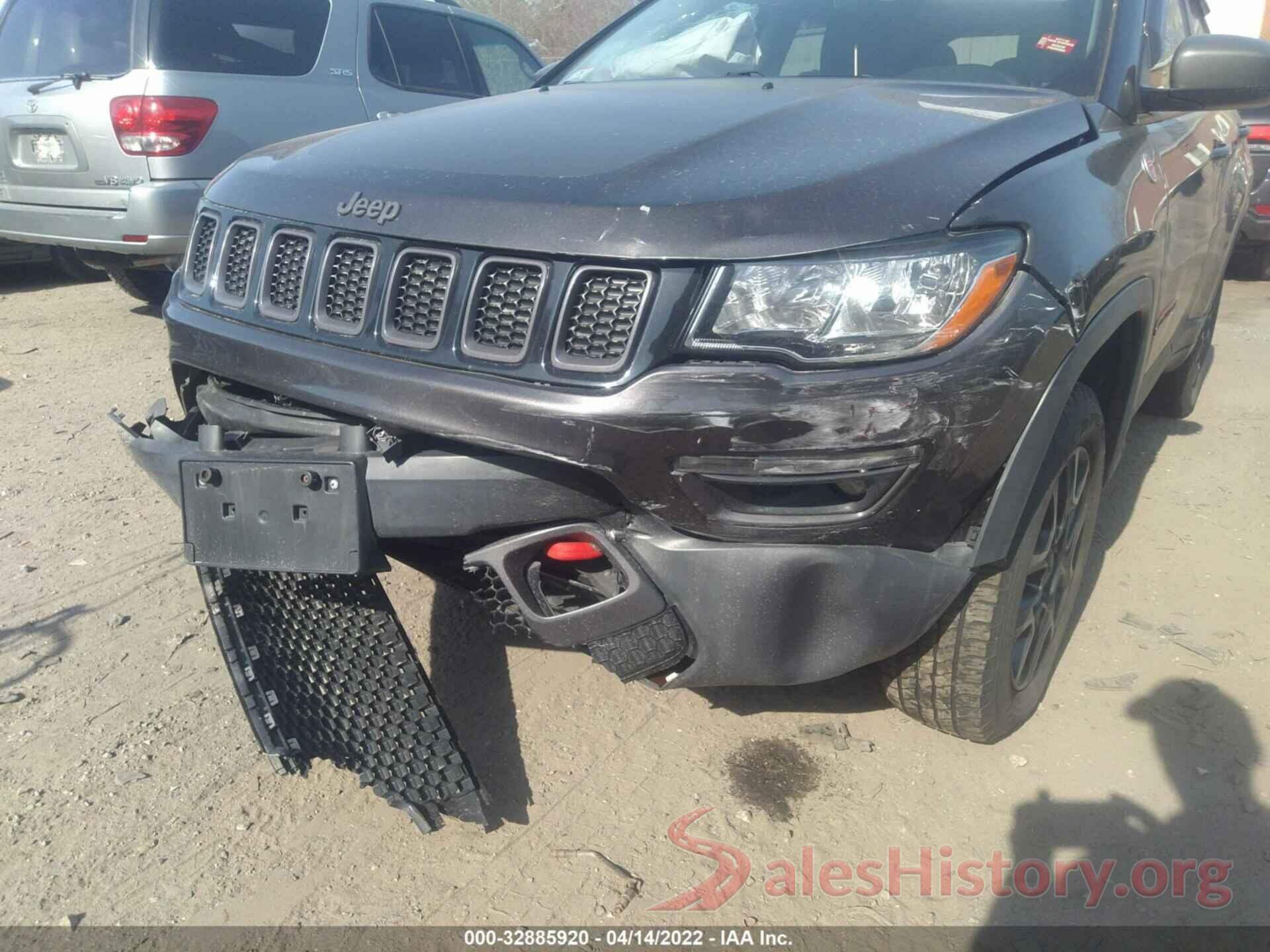 3C4NJDDB1KT627639 2019 JEEP COMPASS