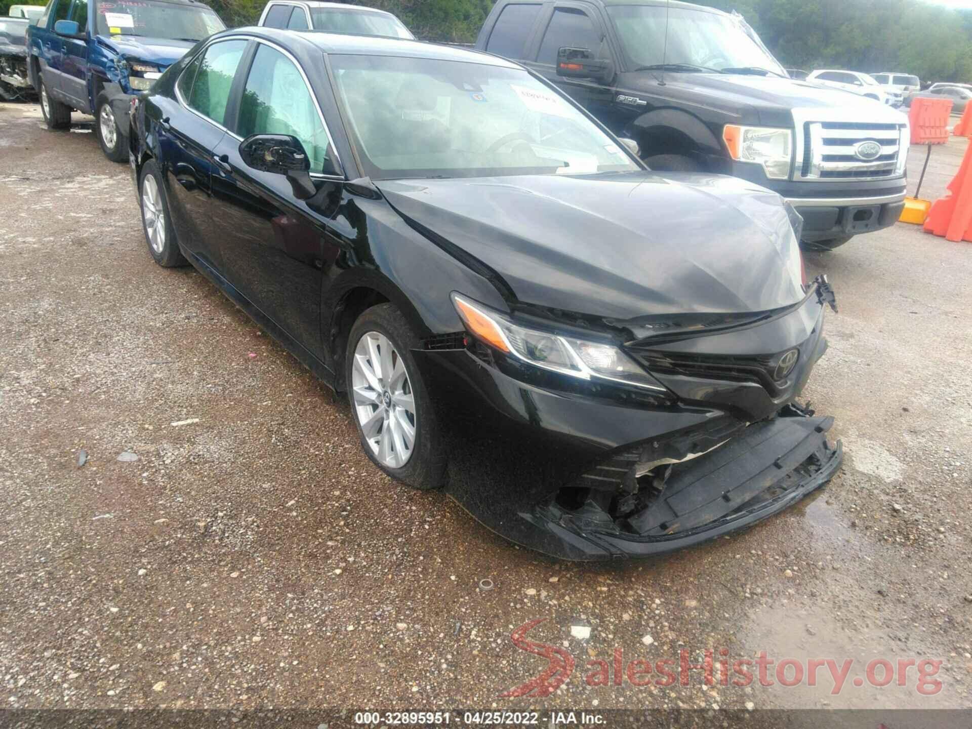 4T1B11HK9JU071737 2018 TOYOTA CAMRY