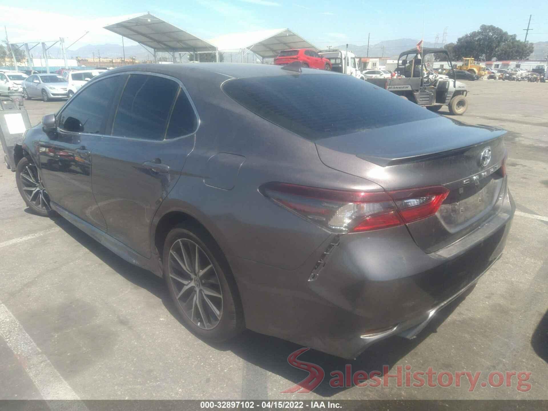 4T1G11AK8MU595823 2021 TOYOTA CAMRY