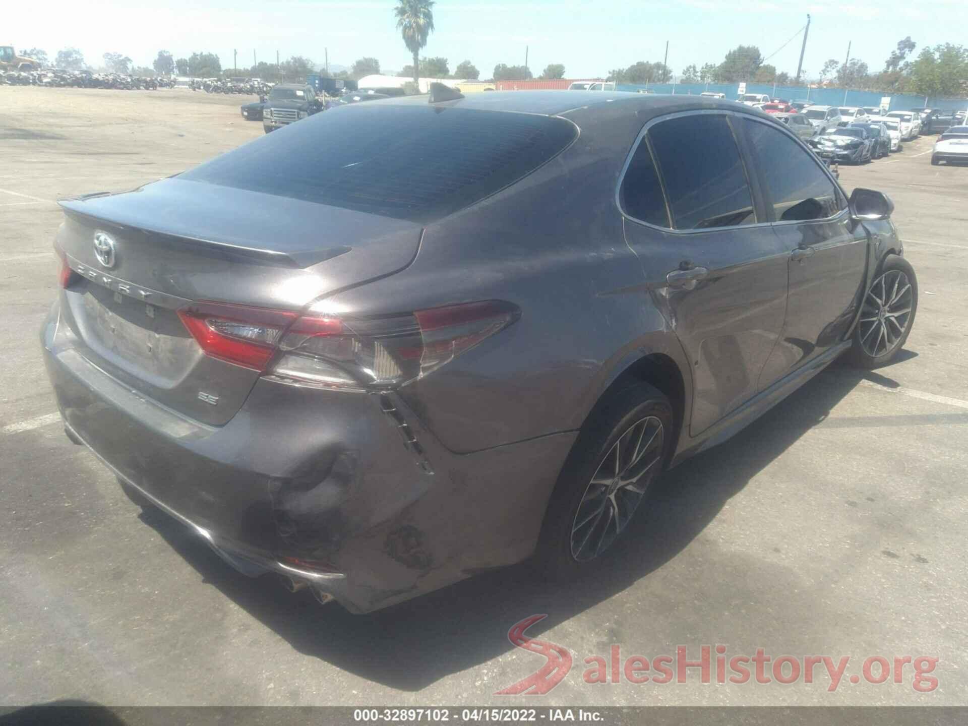 4T1G11AK8MU595823 2021 TOYOTA CAMRY