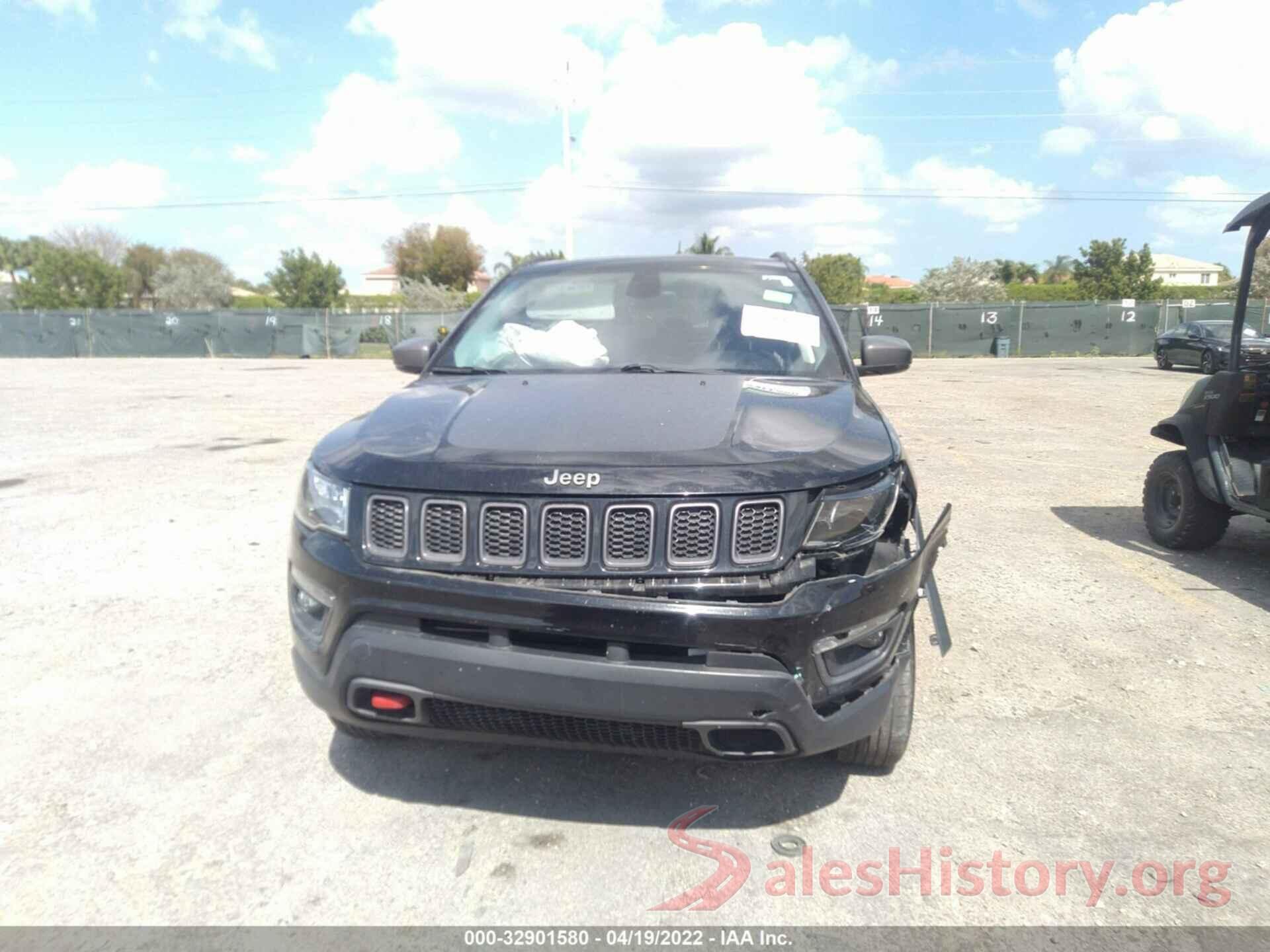 3C4NJDDB4JT130499 2018 JEEP COMPASS