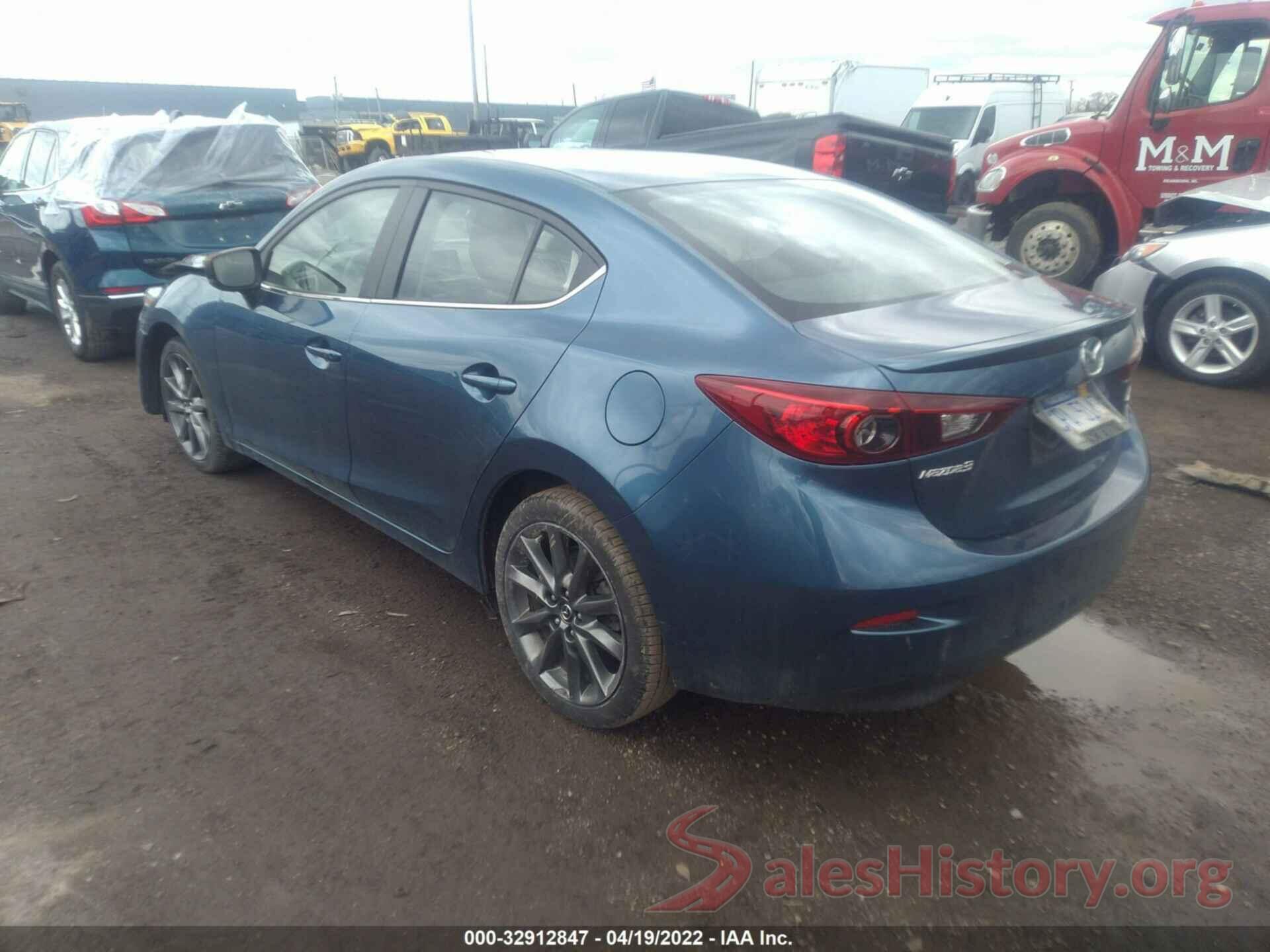 3MZBN1V36JM274236 2018 MAZDA MAZDA3 4-DOOR