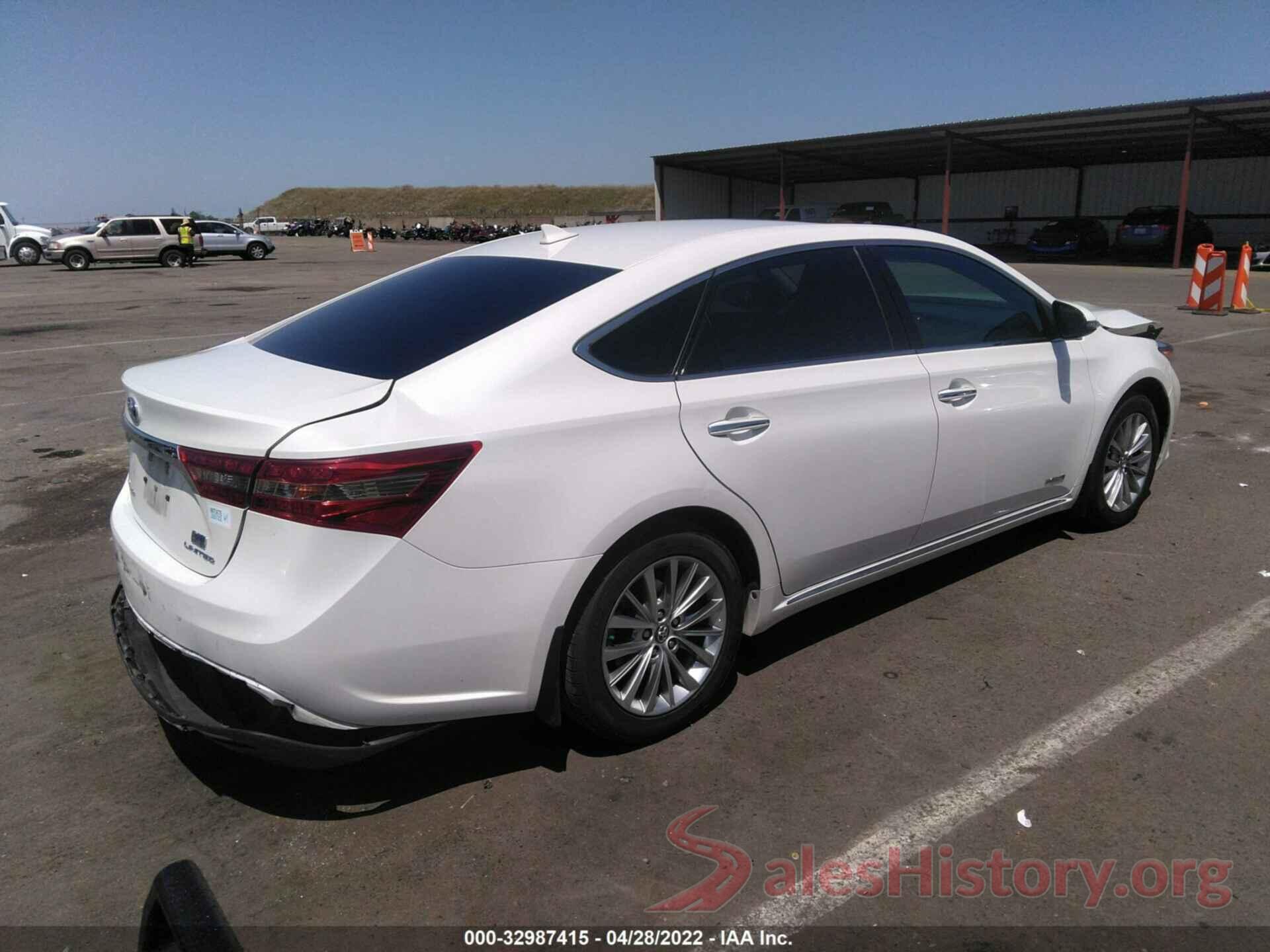 4T1BD1EB0JU061318 2018 TOYOTA AVALON