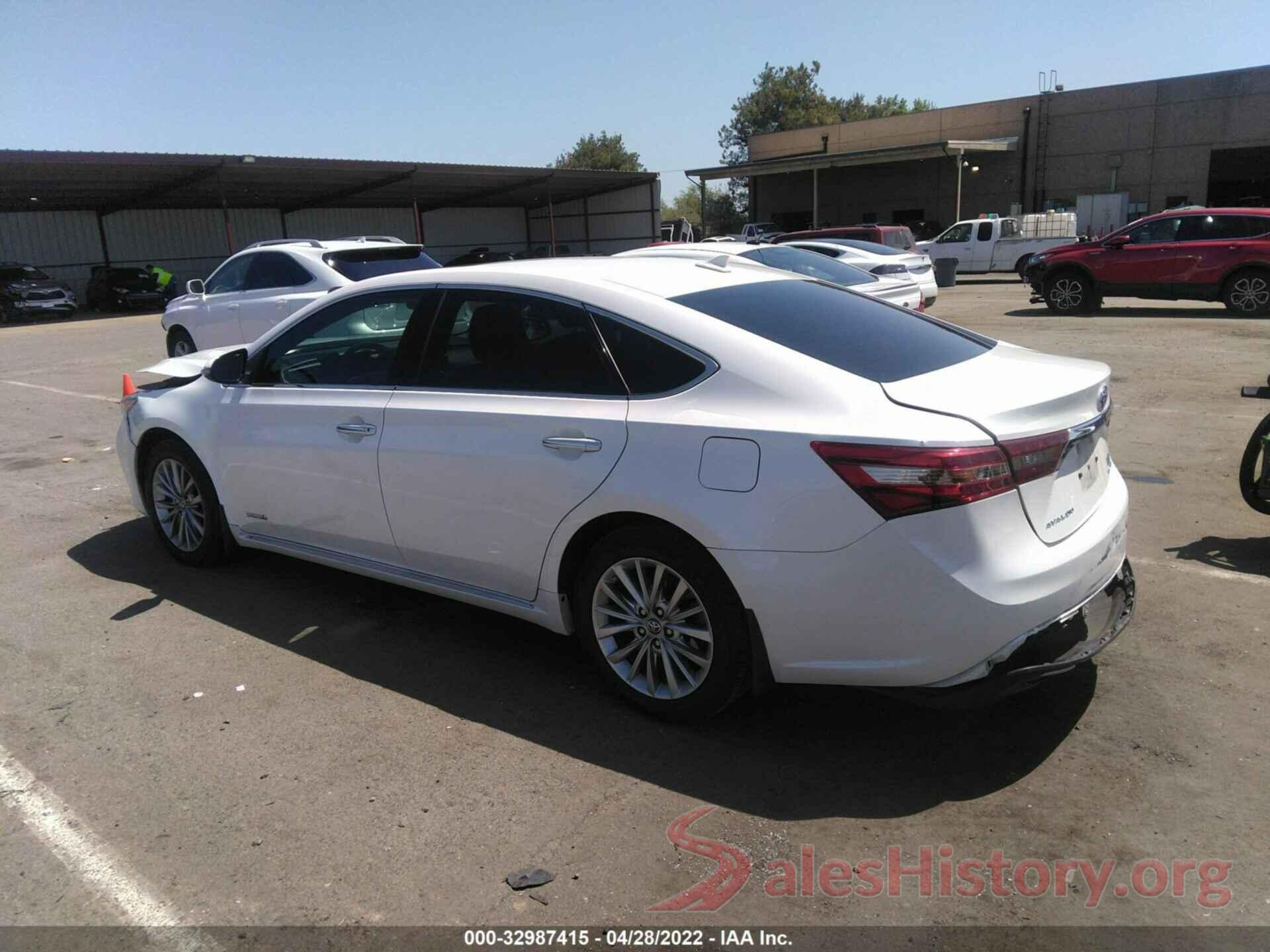 4T1BD1EB0JU061318 2018 TOYOTA AVALON