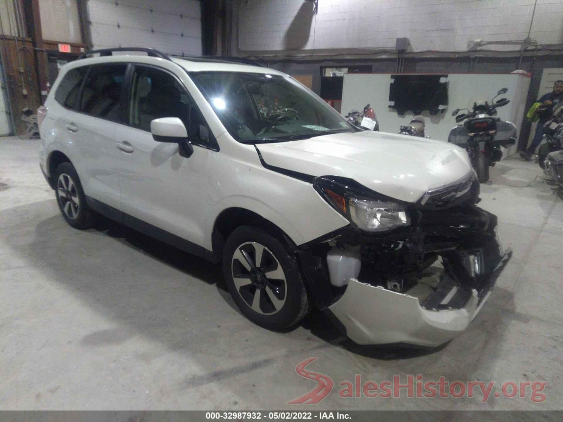 JF2SJAJC0JH521048 2018 SUBARU FORESTER