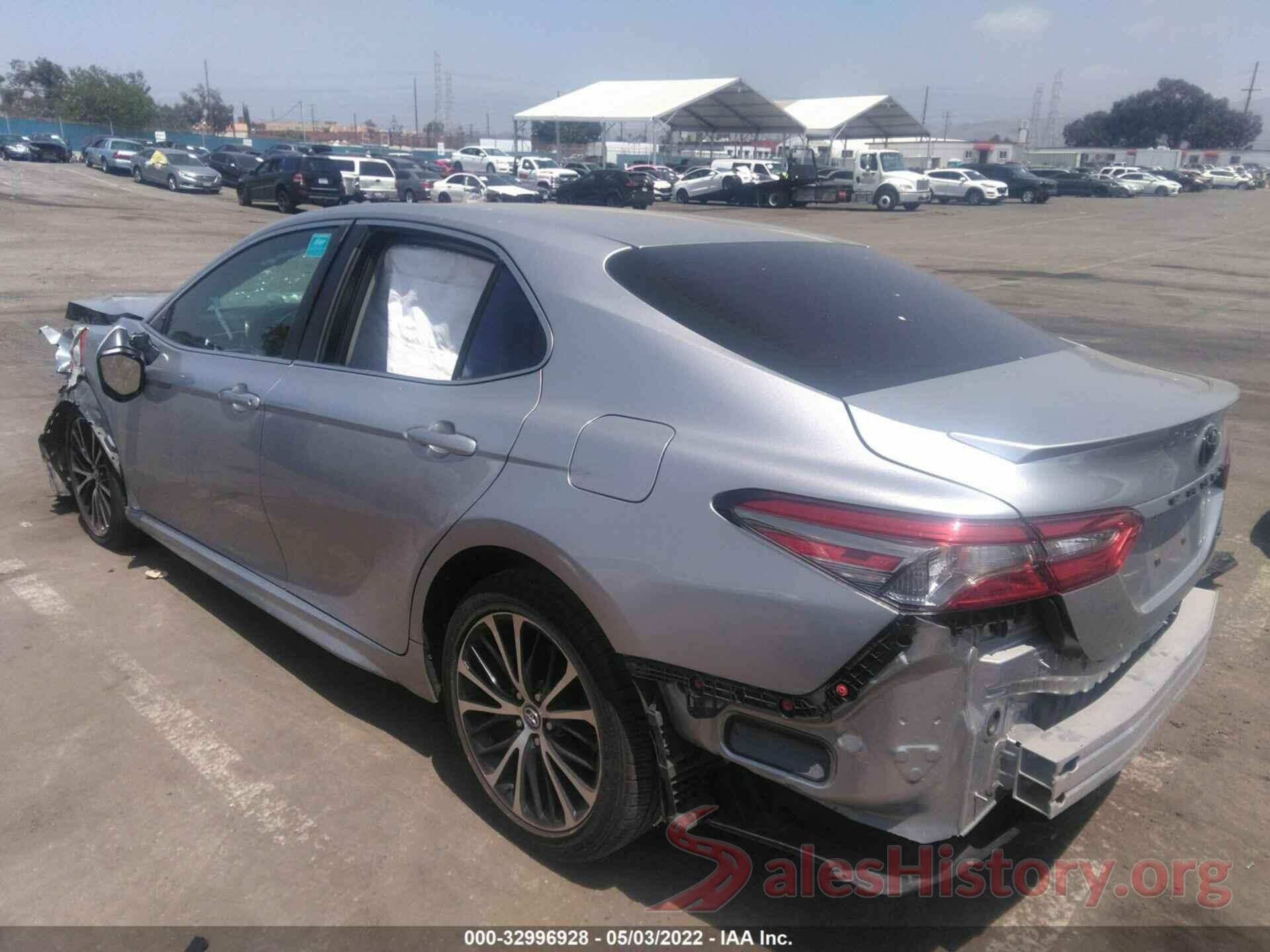 4T1B11HK7JU080646 2018 TOYOTA CAMRY