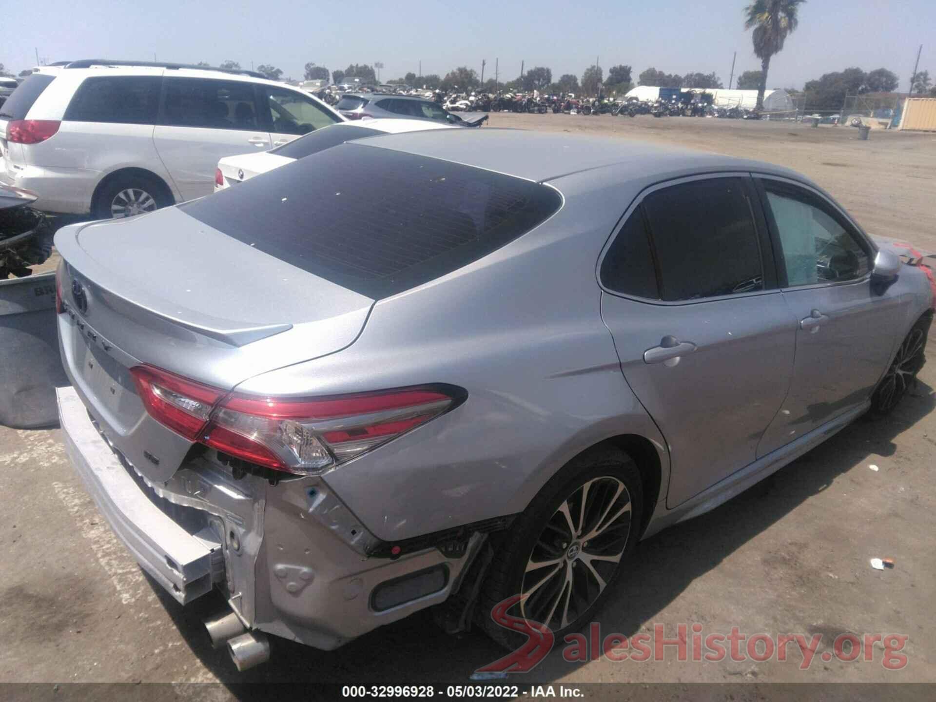 4T1B11HK7JU080646 2018 TOYOTA CAMRY