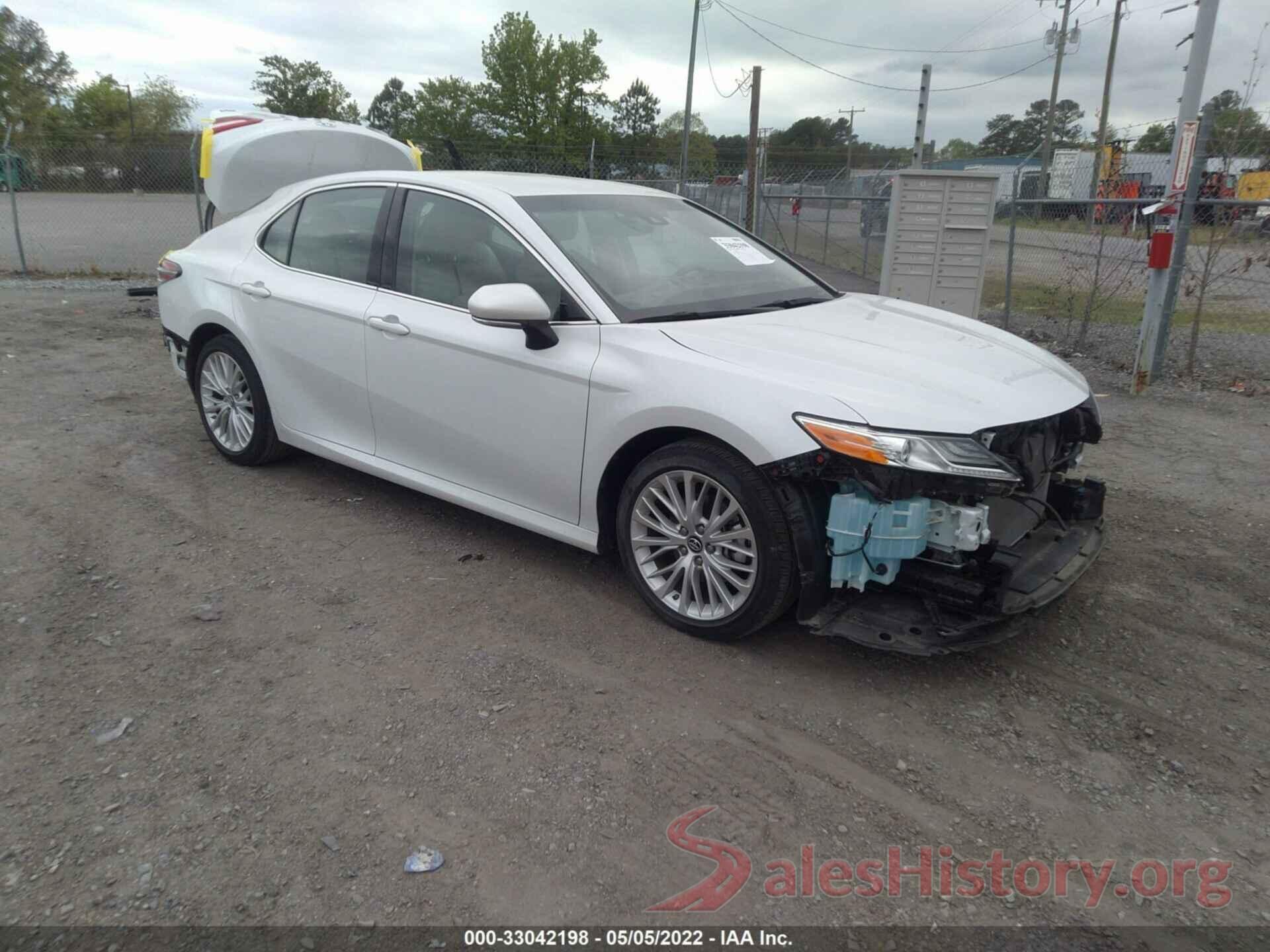 4T1B11HK8JU088643 2018 TOYOTA CAMRY