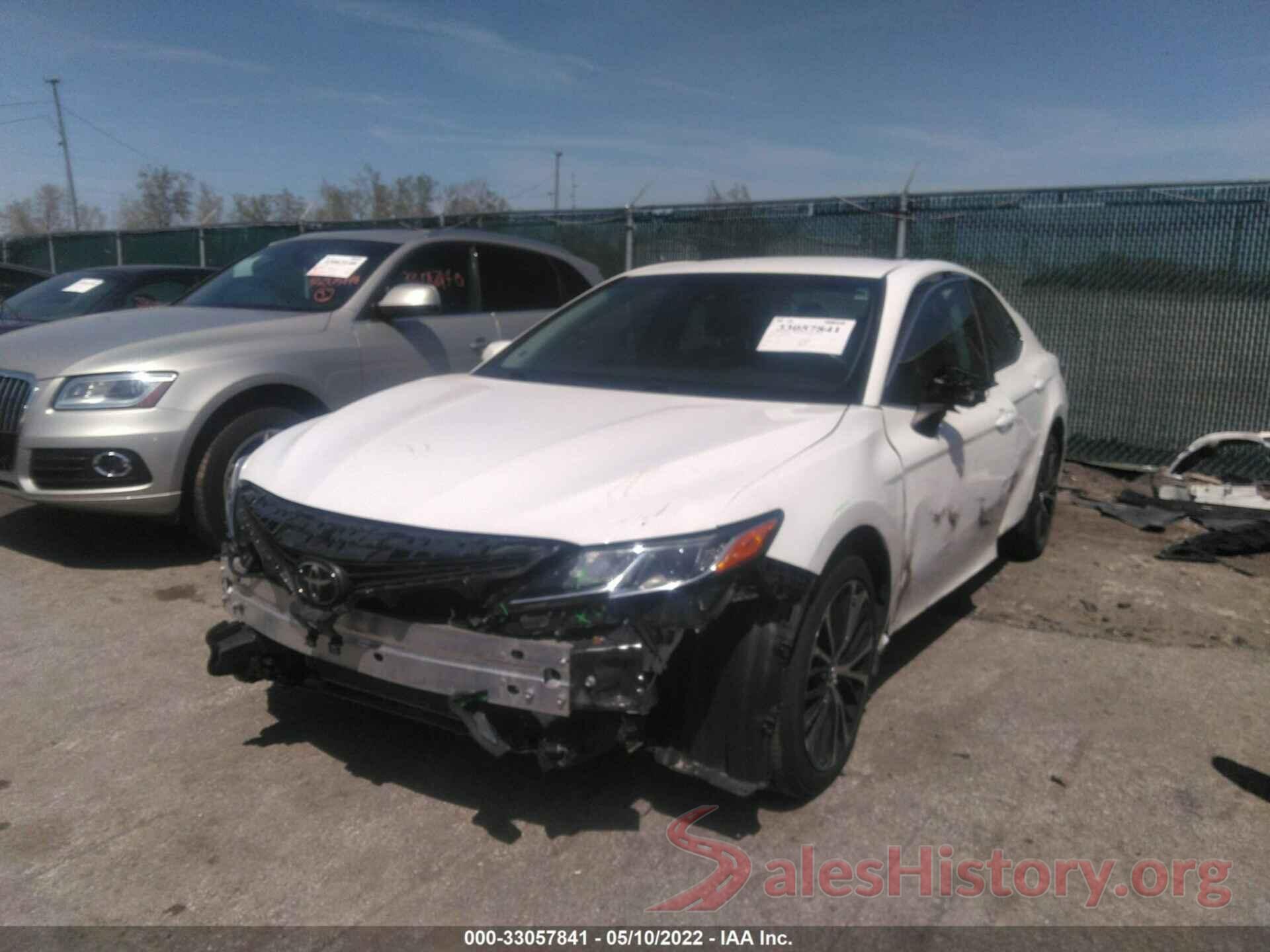 4T1B11HK7JU585893 2018 TOYOTA CAMRY