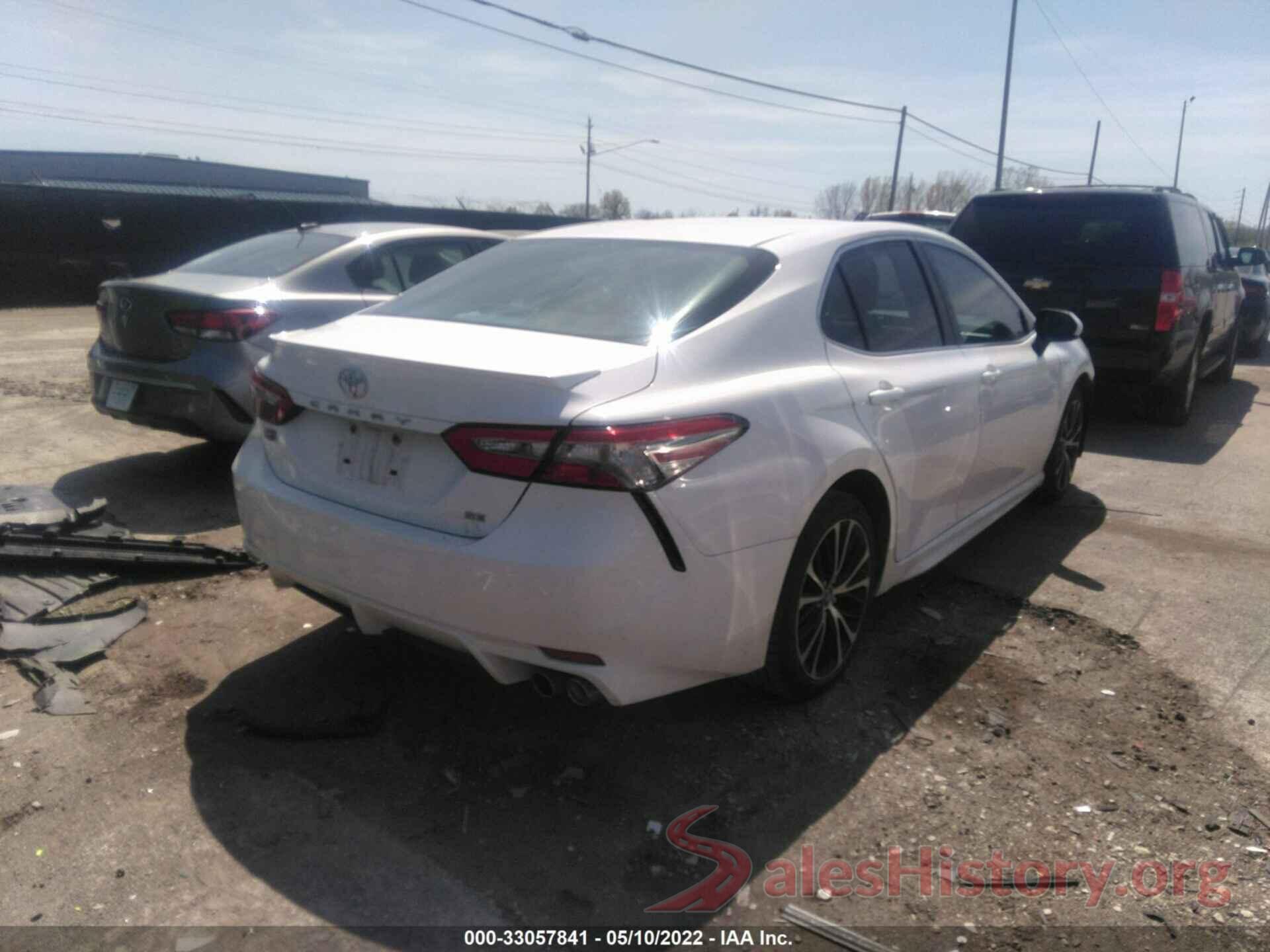 4T1B11HK7JU585893 2018 TOYOTA CAMRY