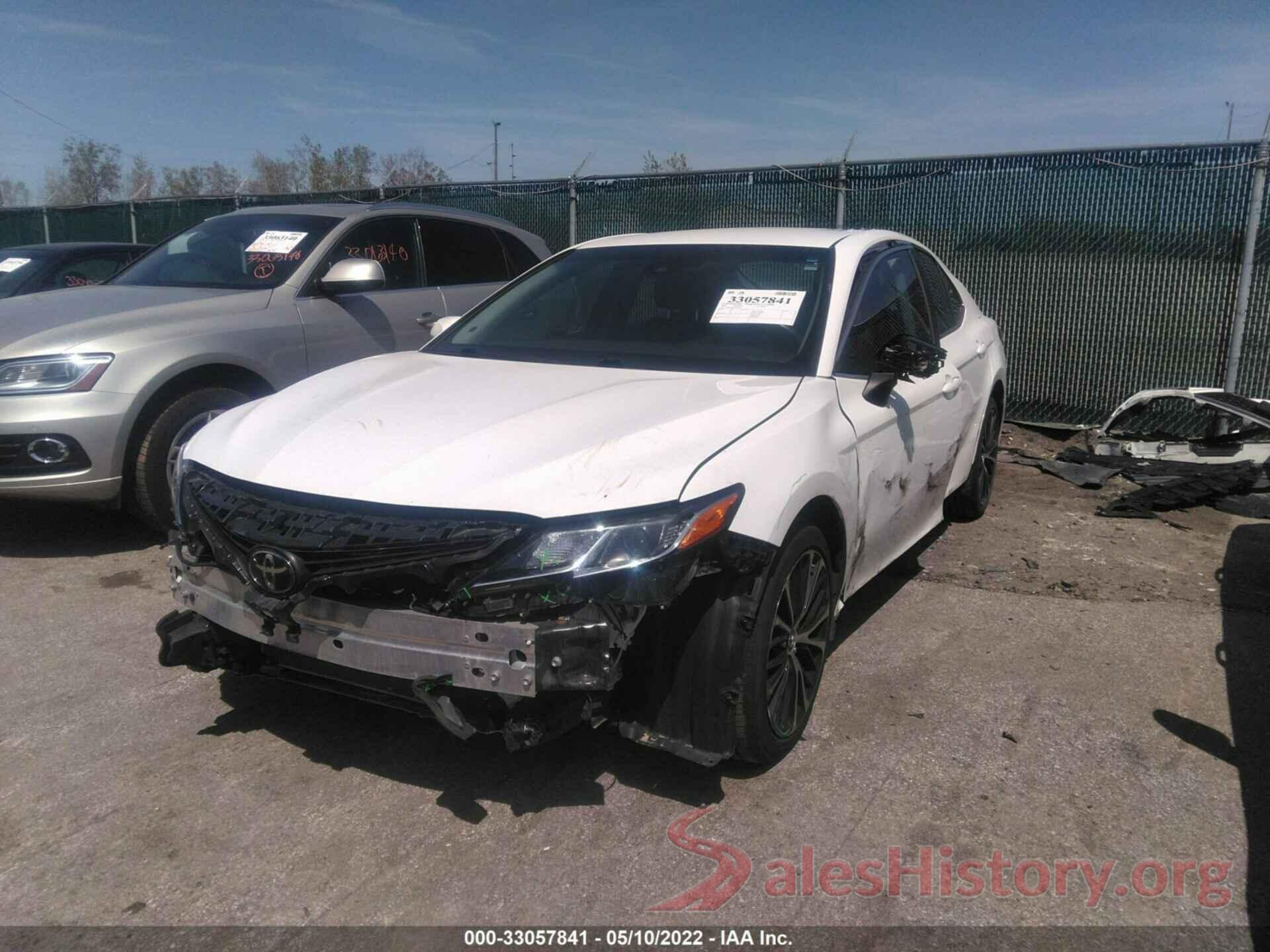 4T1B11HK7JU585893 2018 TOYOTA CAMRY