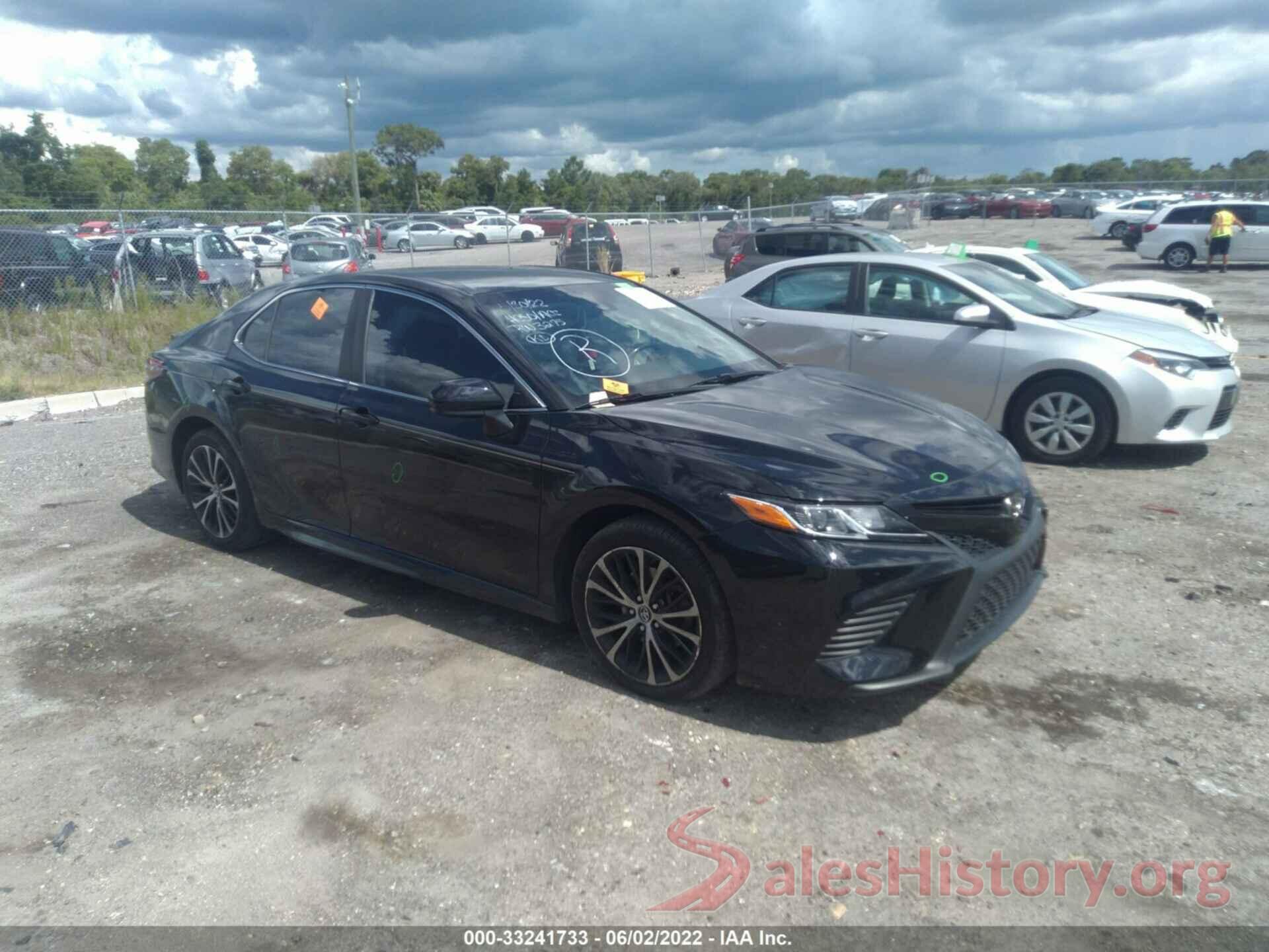 4T1B11HK1JU071814 2018 TOYOTA CAMRY