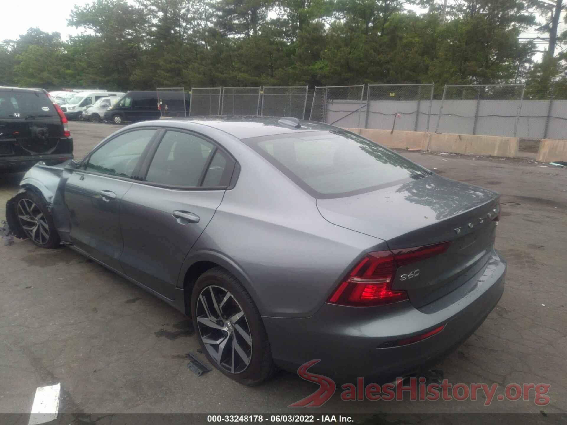 7JRA22TK3KG011884 2019 VOLVO S60