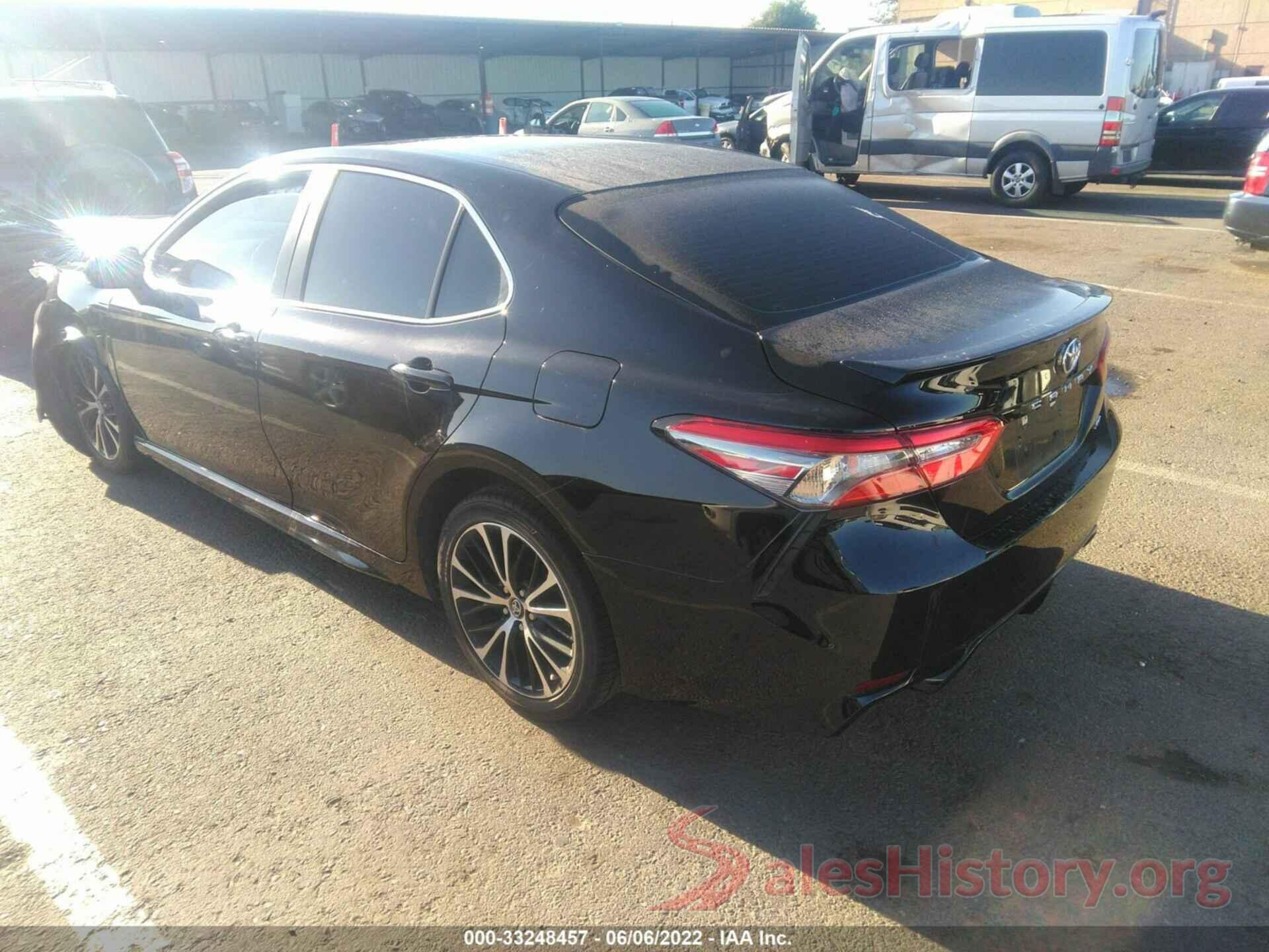 4T1B11HKXJU074257 2018 TOYOTA CAMRY