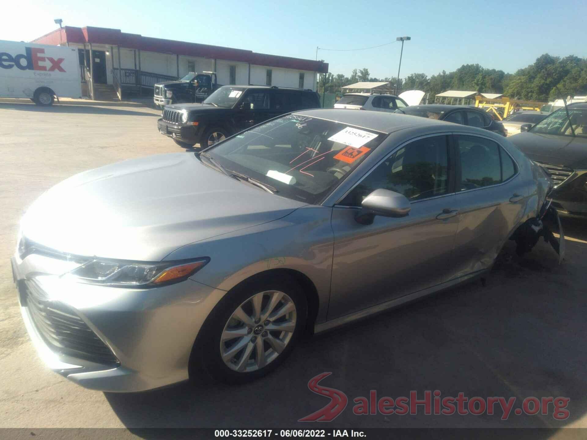 4T1B11HK1JU620542 2018 TOYOTA CAMRY