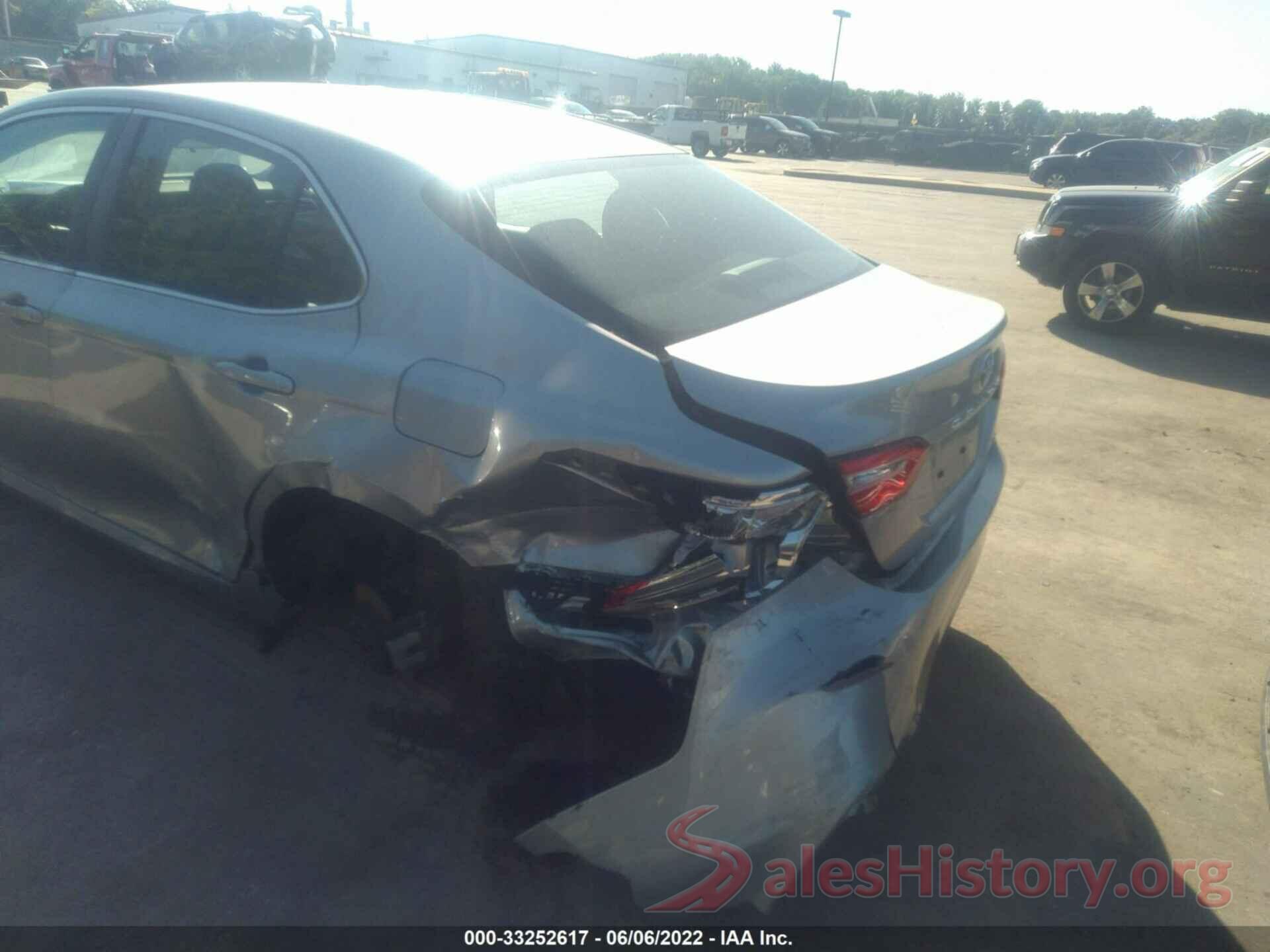 4T1B11HK1JU620542 2018 TOYOTA CAMRY