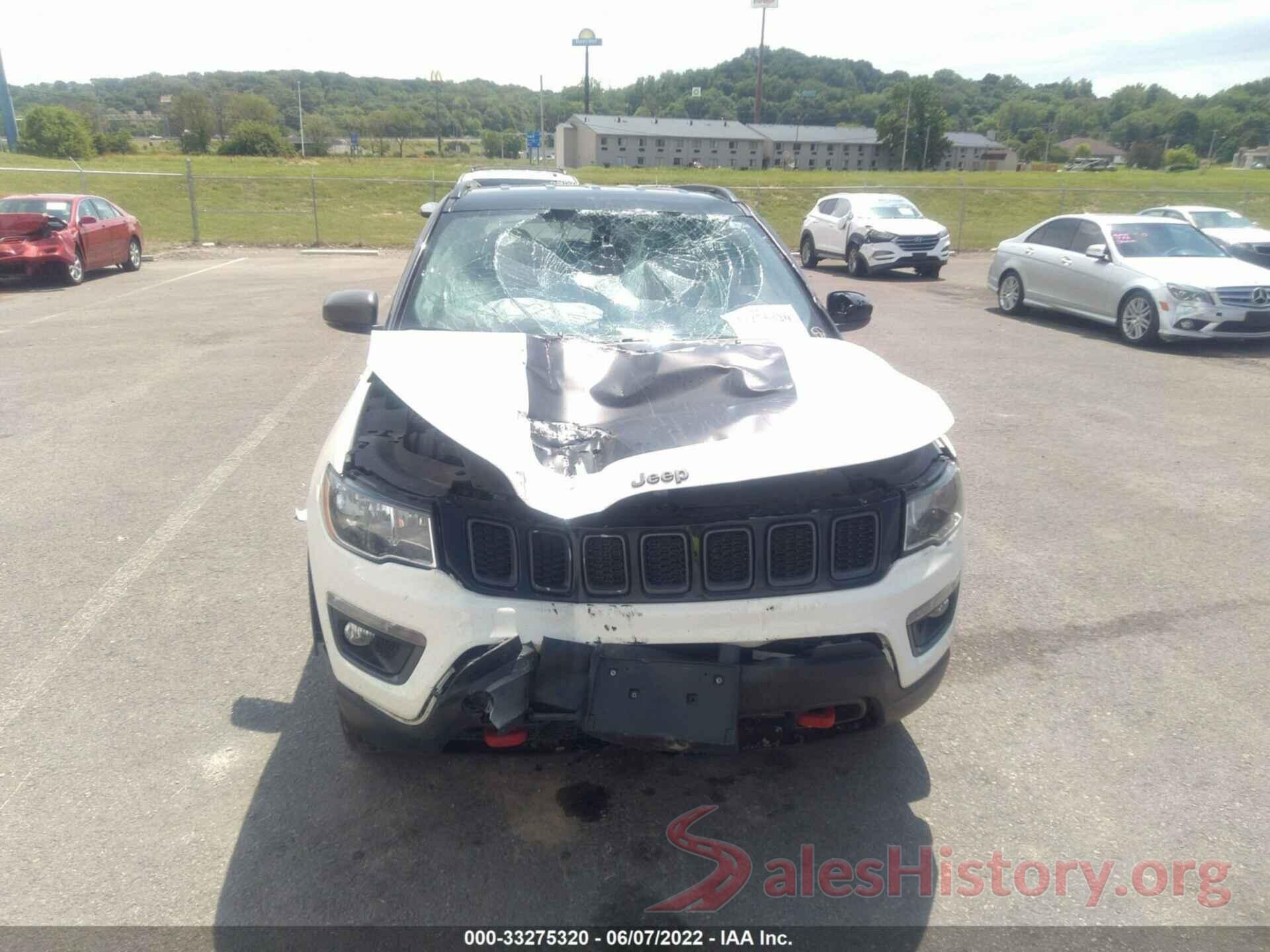 3C4NJDDB2KT649875 2019 JEEP COMPASS