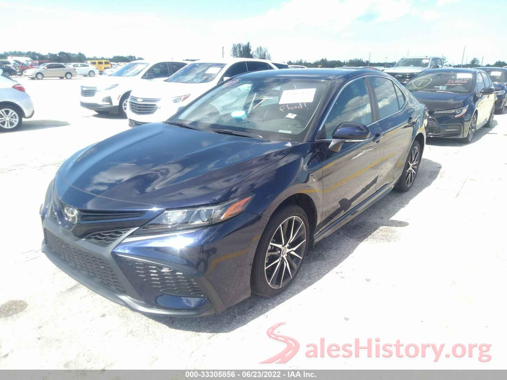 4T1G11AK8NU632998 2022 TOYOTA CAMRY