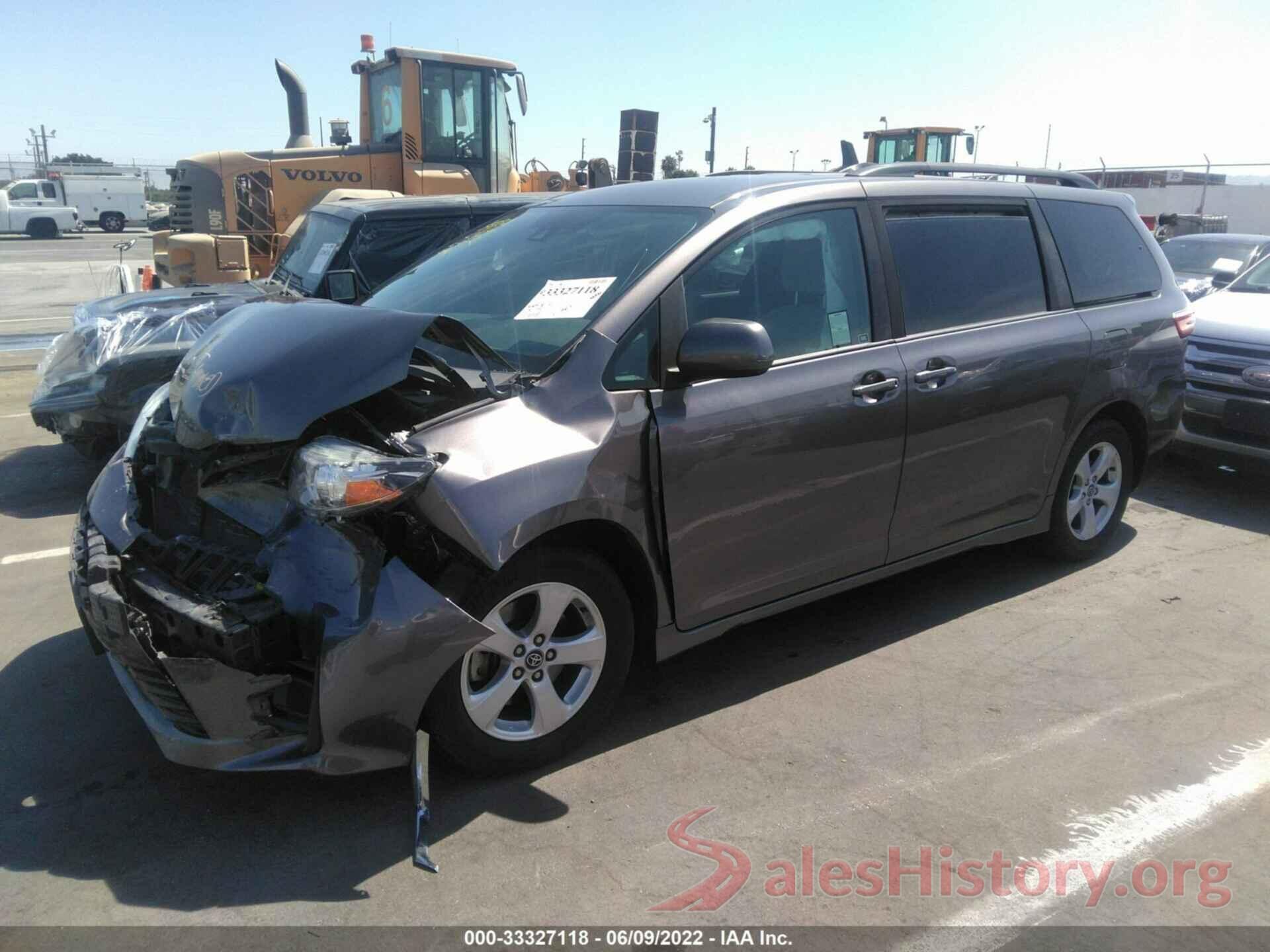 5TDKZ3DC2KS967598 2019 TOYOTA SIENNA