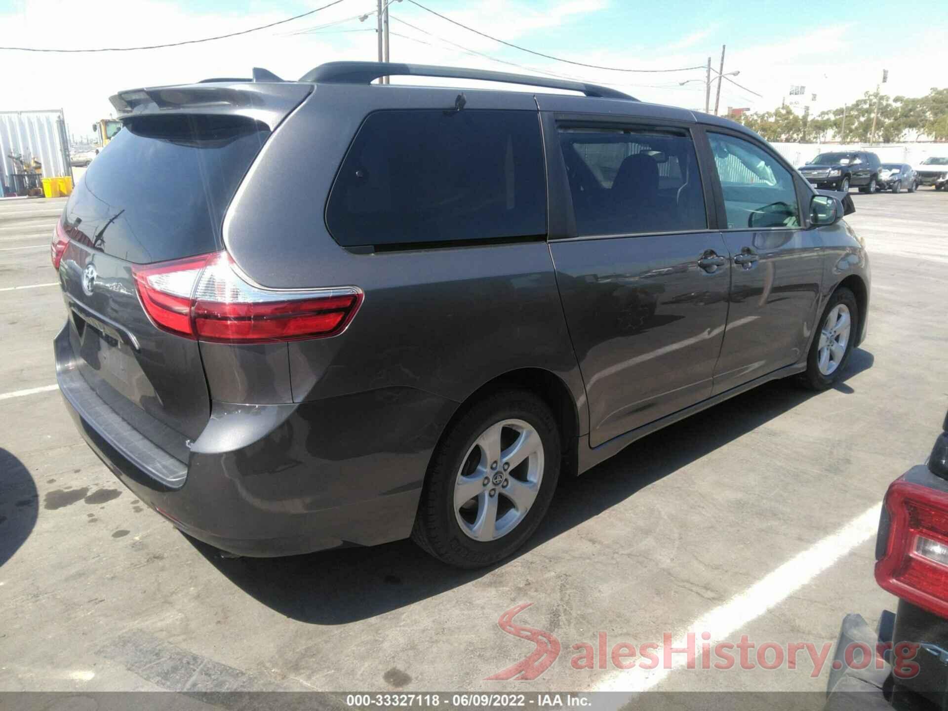 5TDKZ3DC2KS967598 2019 TOYOTA SIENNA