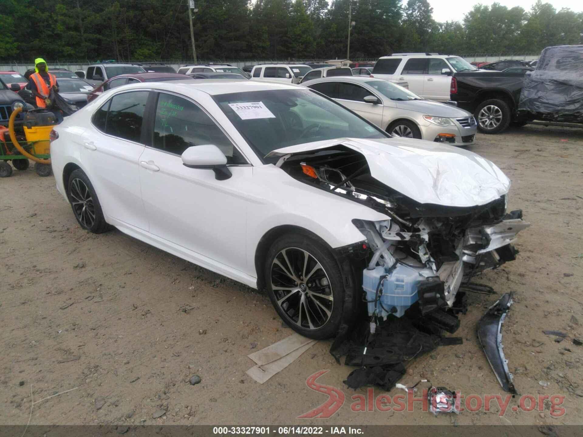 4T1B11HK9JU583756 2018 TOYOTA CAMRY