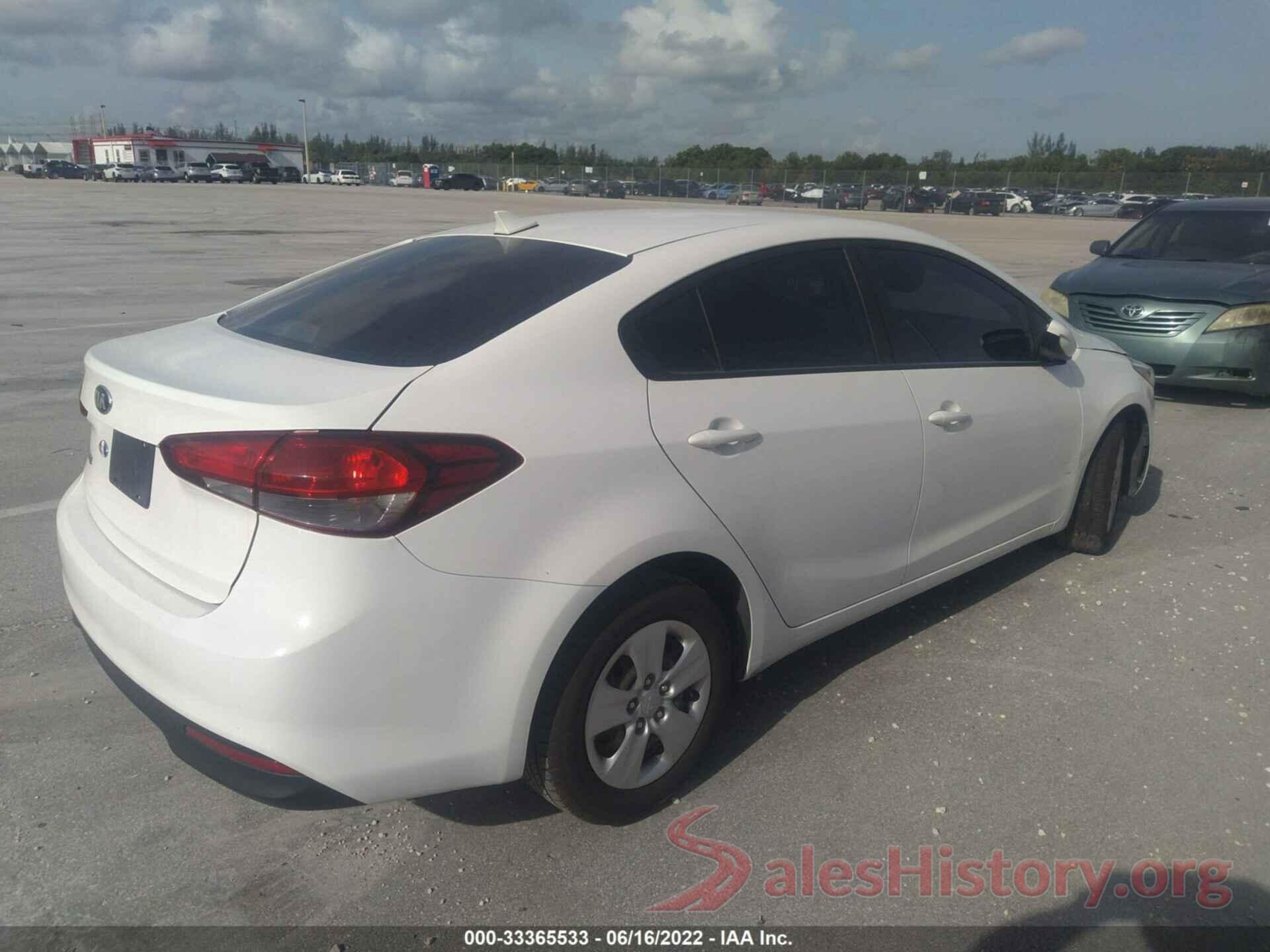 3KPFK4A77HE122008 2017 KIA FORTE