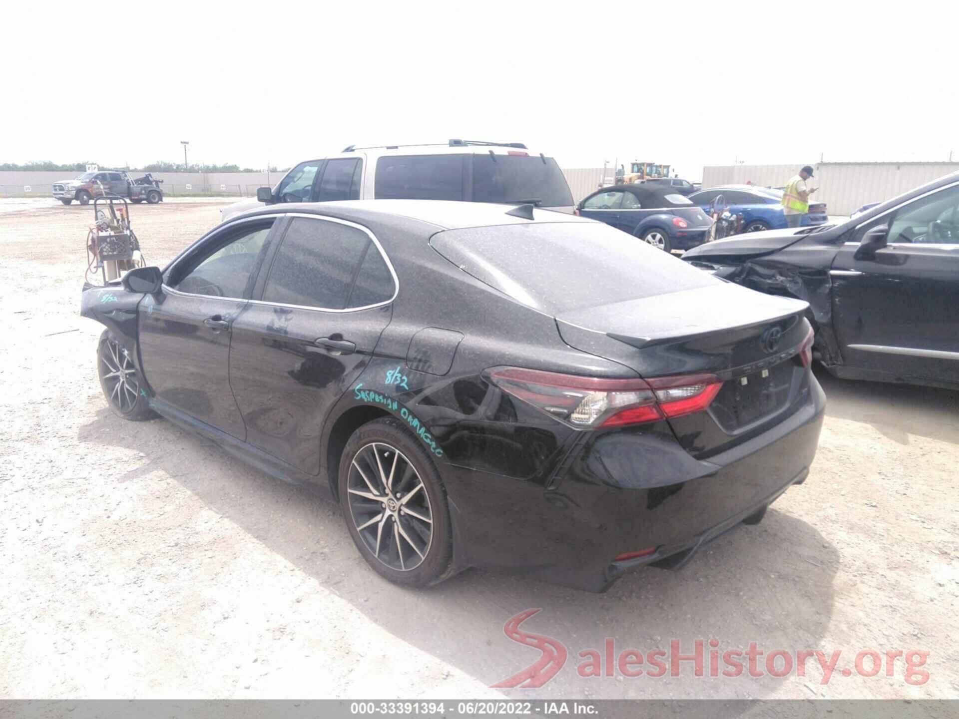 4T1T11AK0NU618575 2022 TOYOTA CAMRY