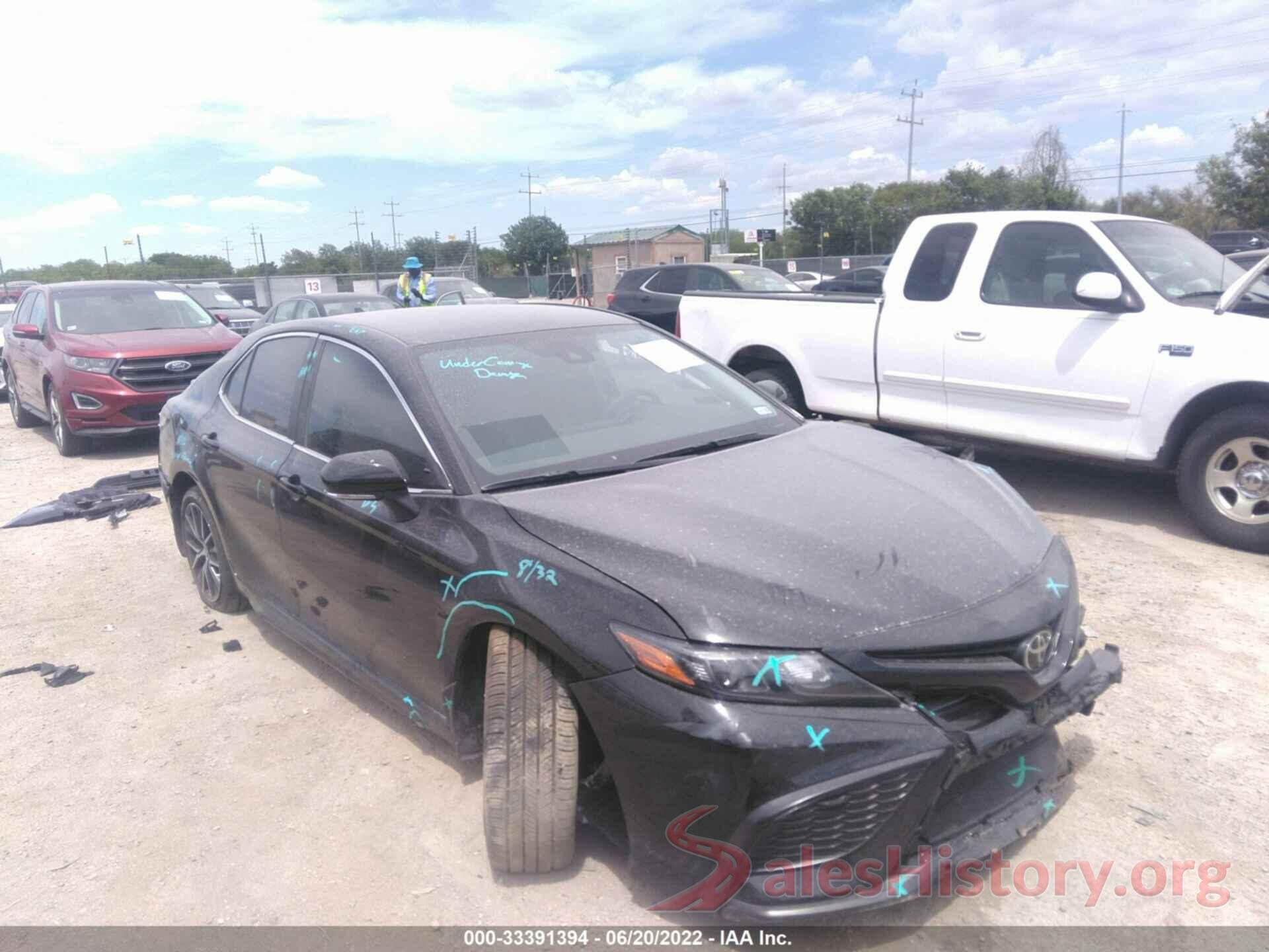 4T1T11AK0NU618575 2022 TOYOTA CAMRY