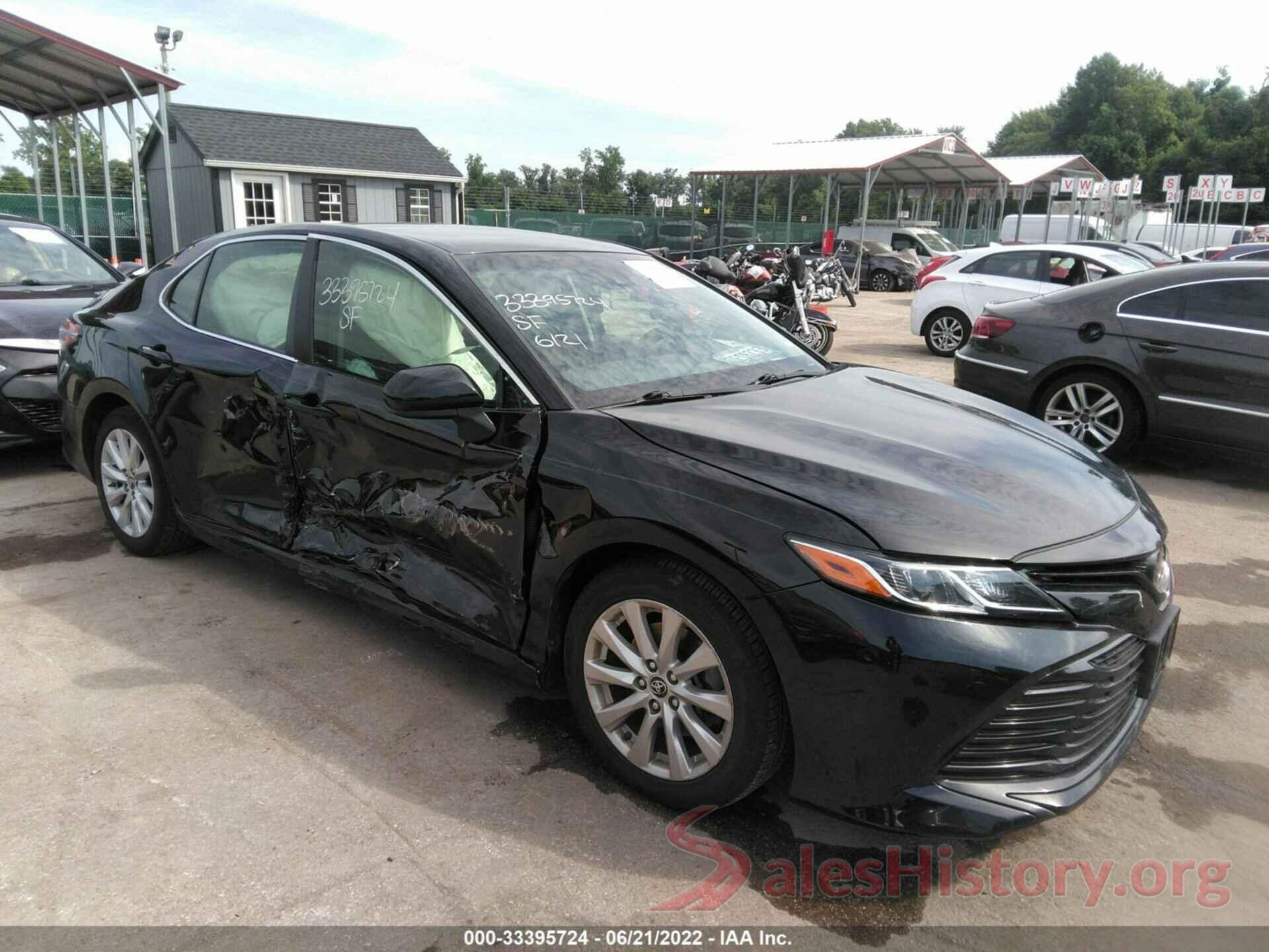 JTNB11HK9J3006585 2018 TOYOTA CAMRY