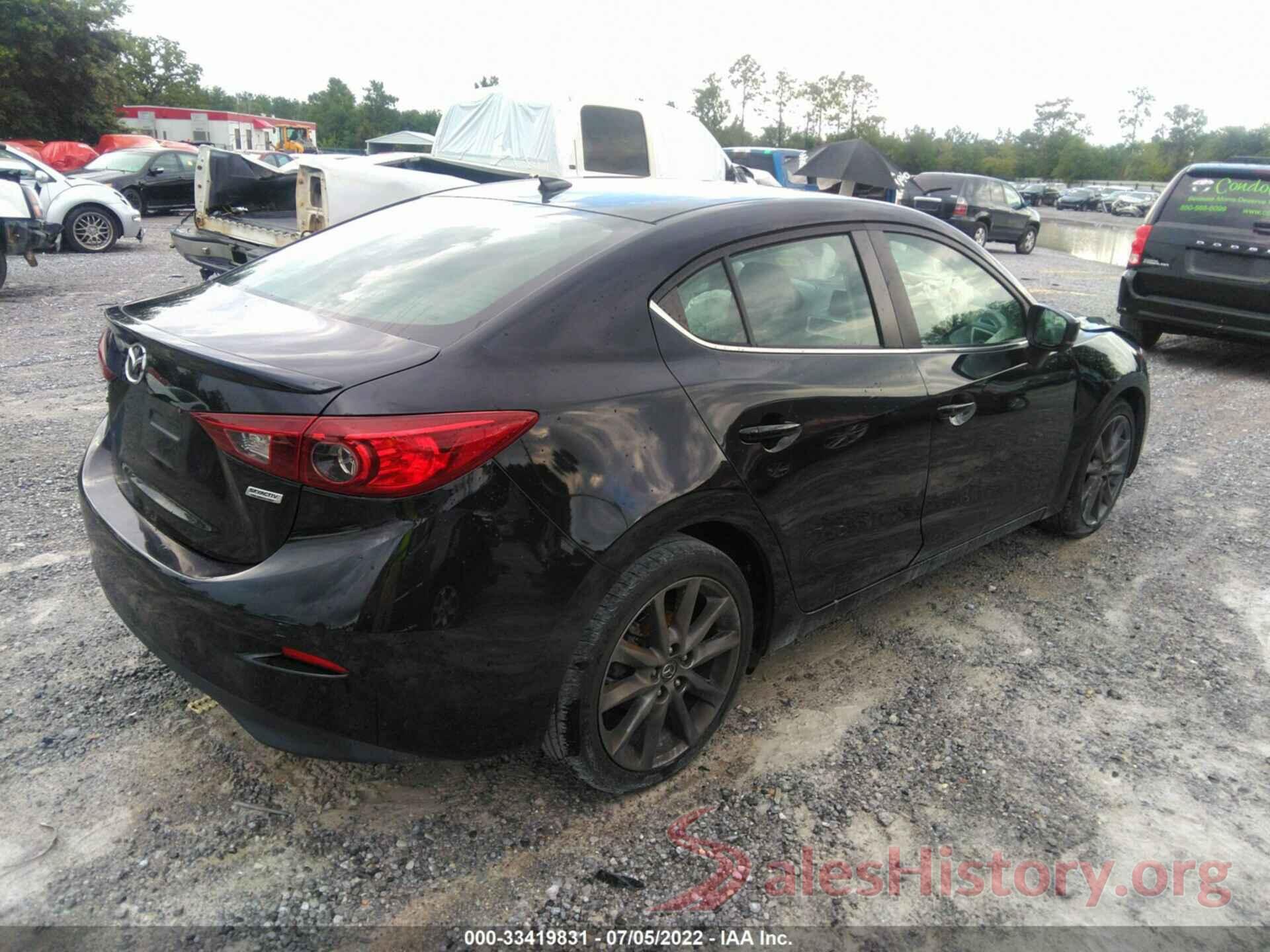 3MZBN1V32JM259085 2018 MAZDA MAZDA3 4-DOOR