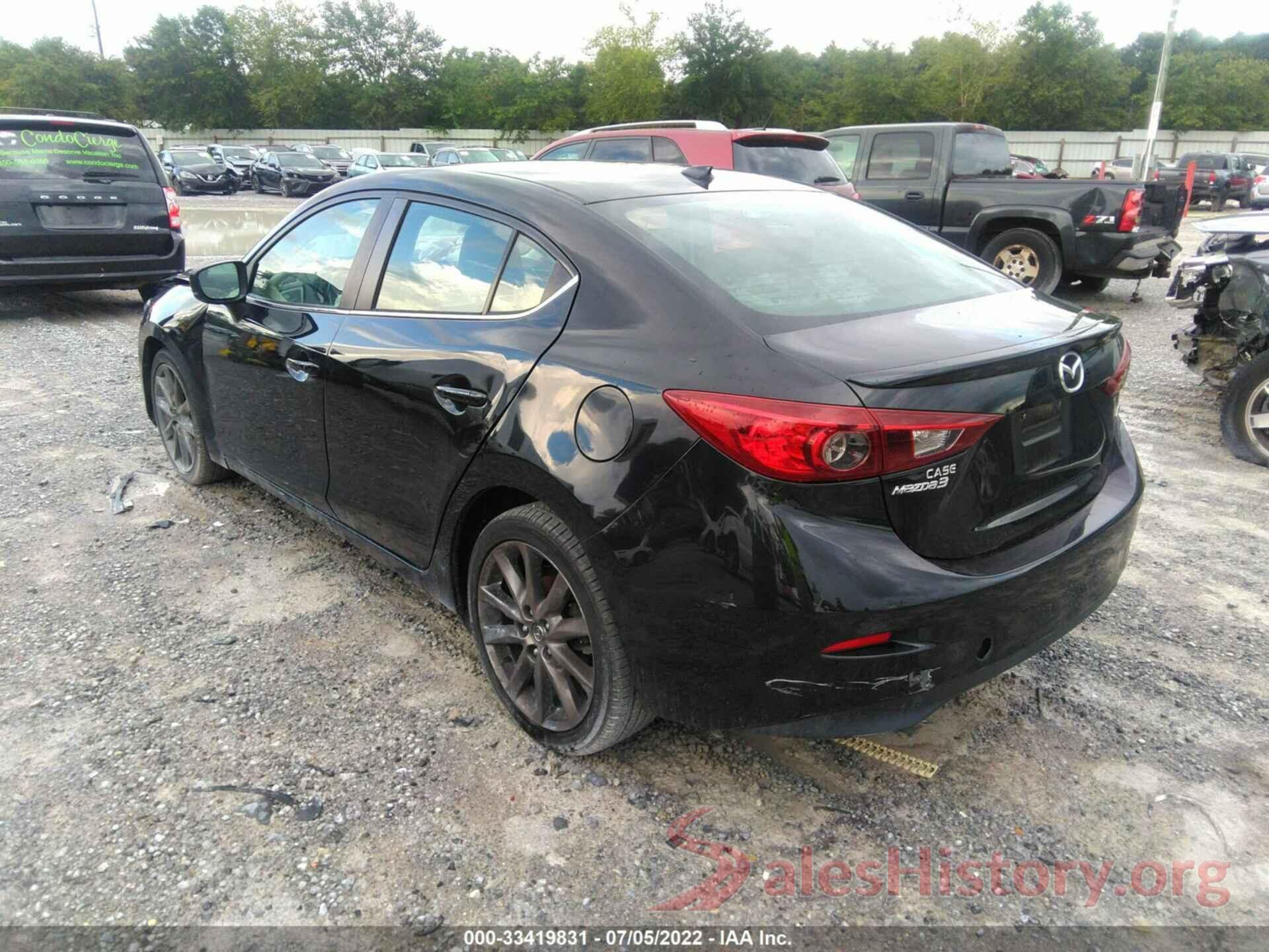 3MZBN1V32JM259085 2018 MAZDA MAZDA3 4-DOOR