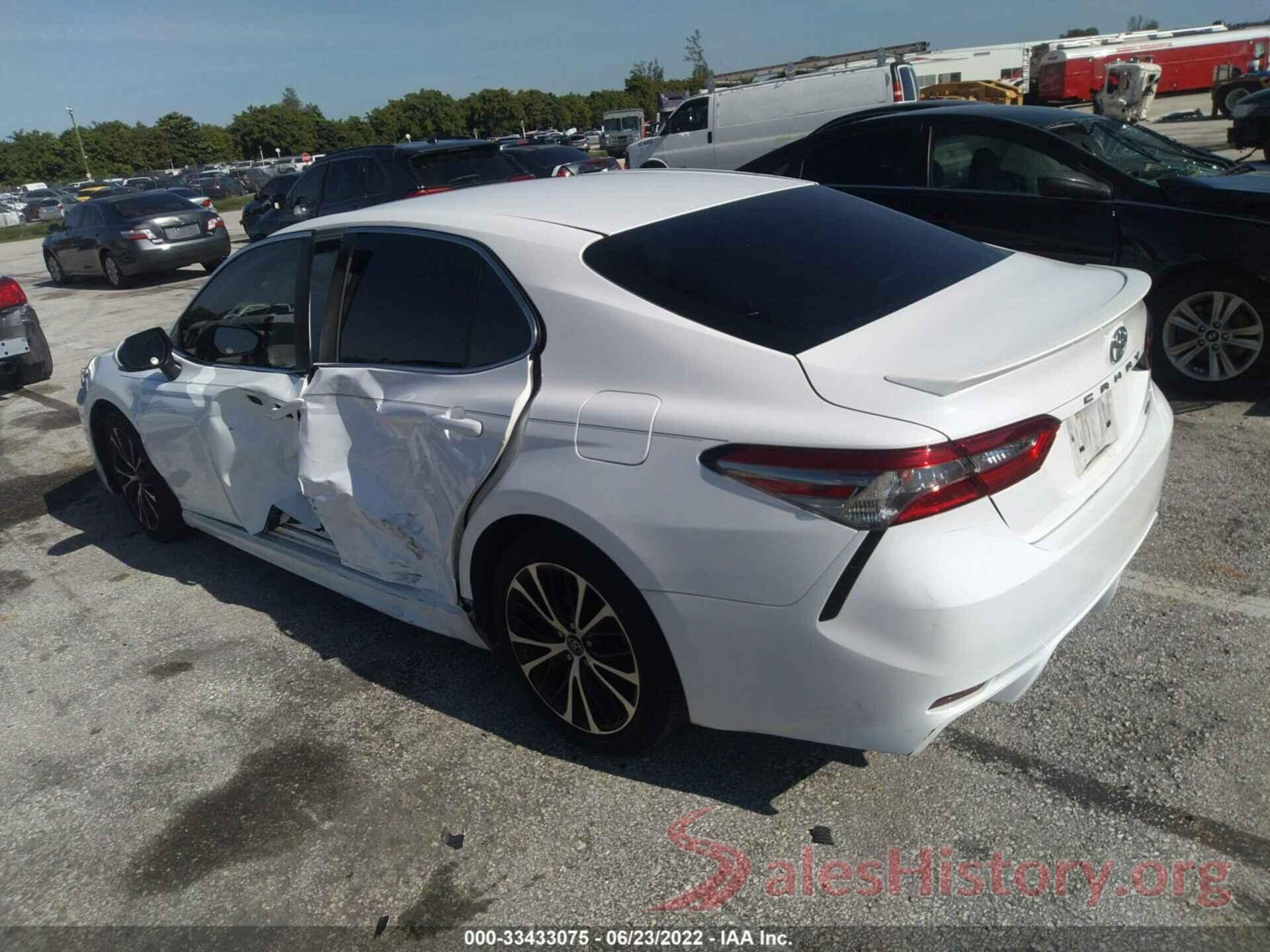 4T1B11HK4JU080457 2018 TOYOTA CAMRY